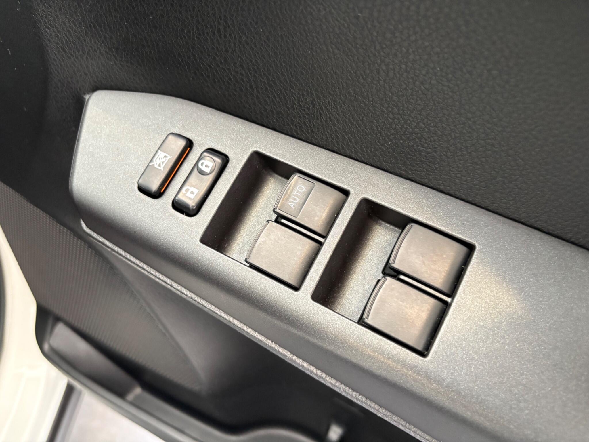 Toyota RAV4 view 10