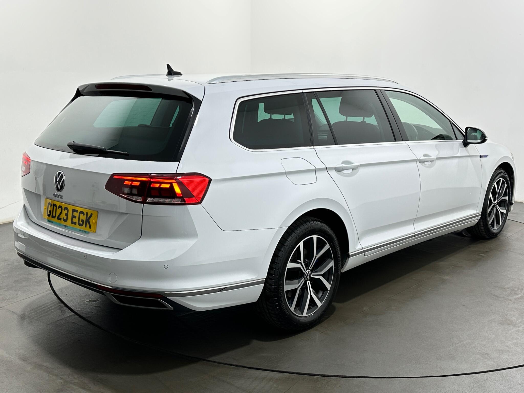 Volkswagen Passat view 51
