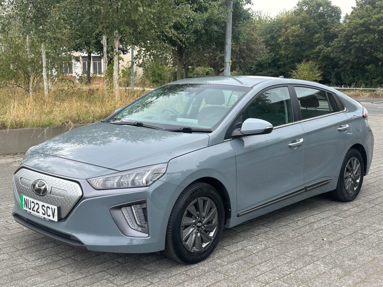 Hyundai Ioniq view 11