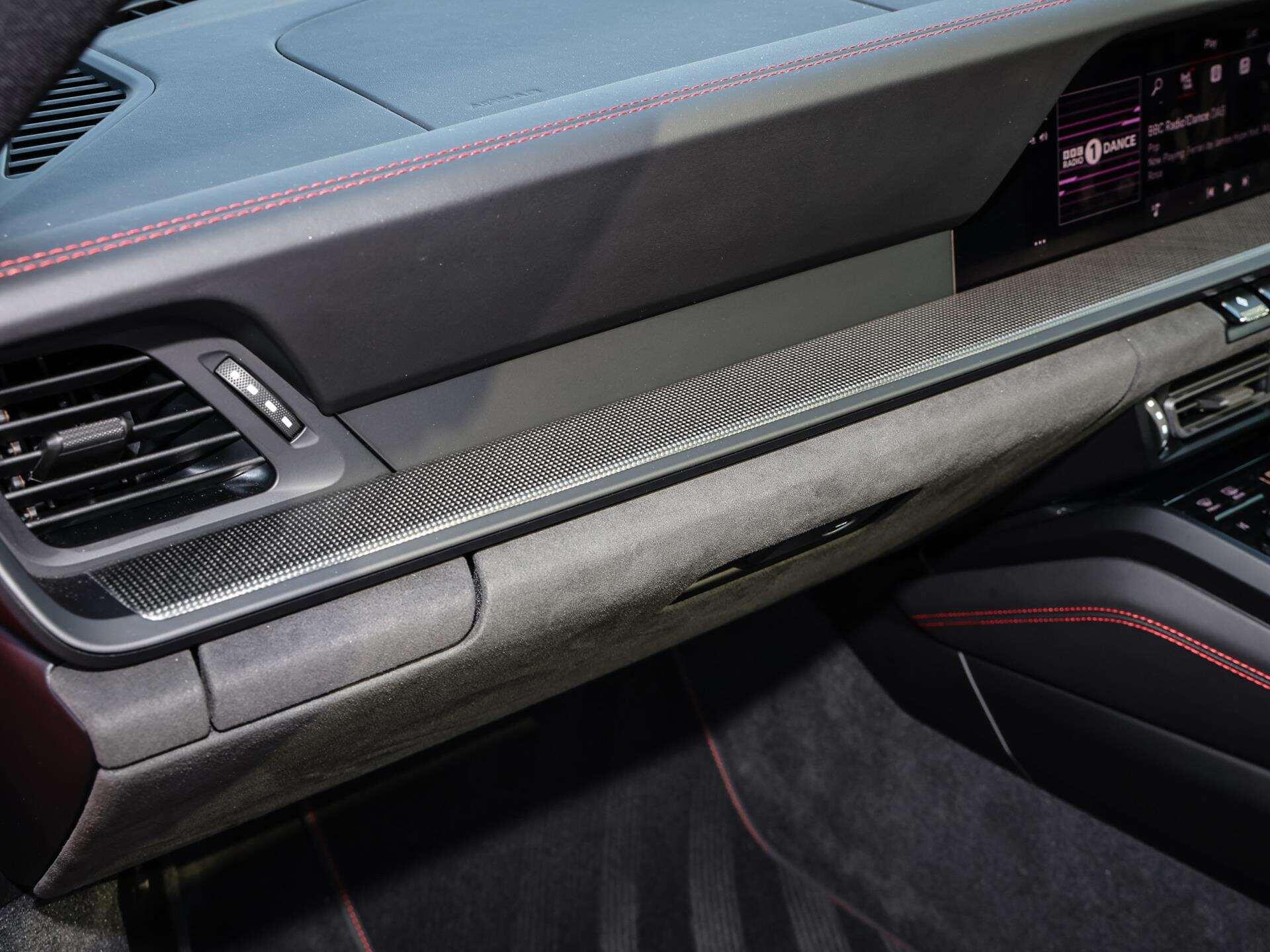 Porsche 911 view 24