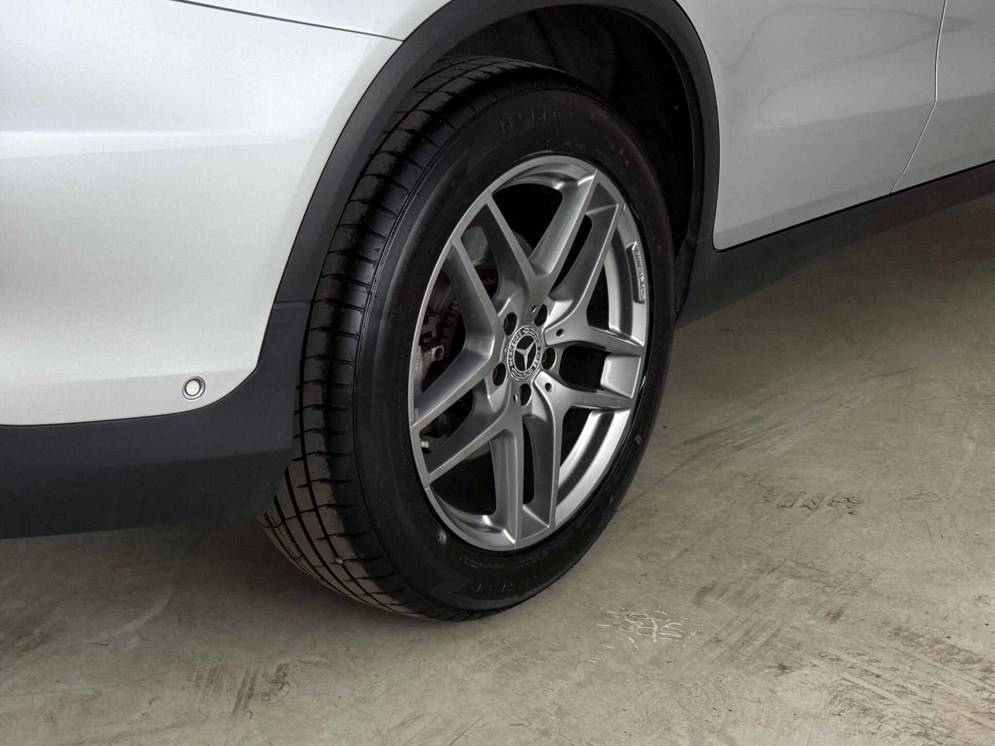 Mercedes-Benz GLC view 8