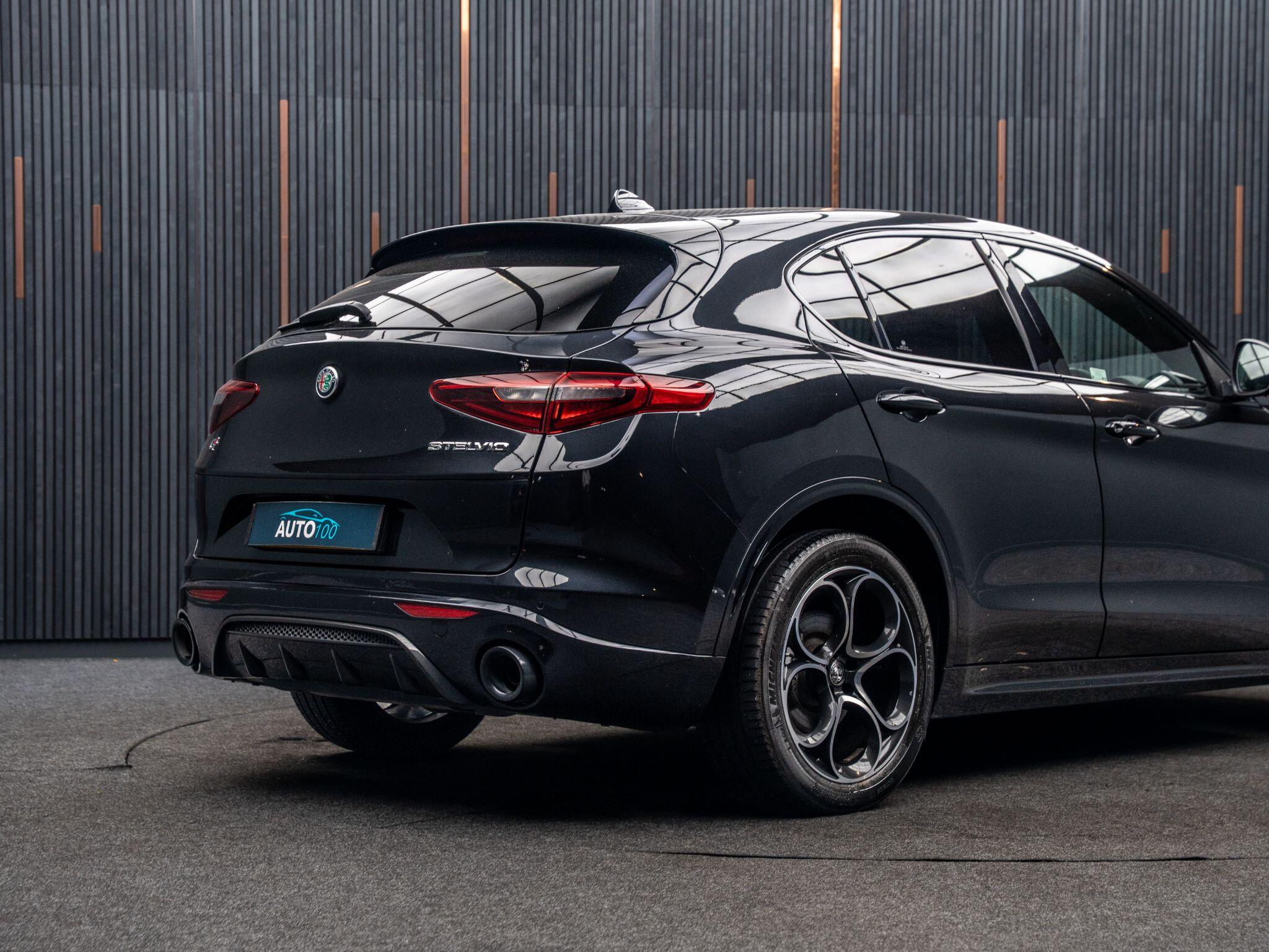 Alfa Romeo Stelvio view 21