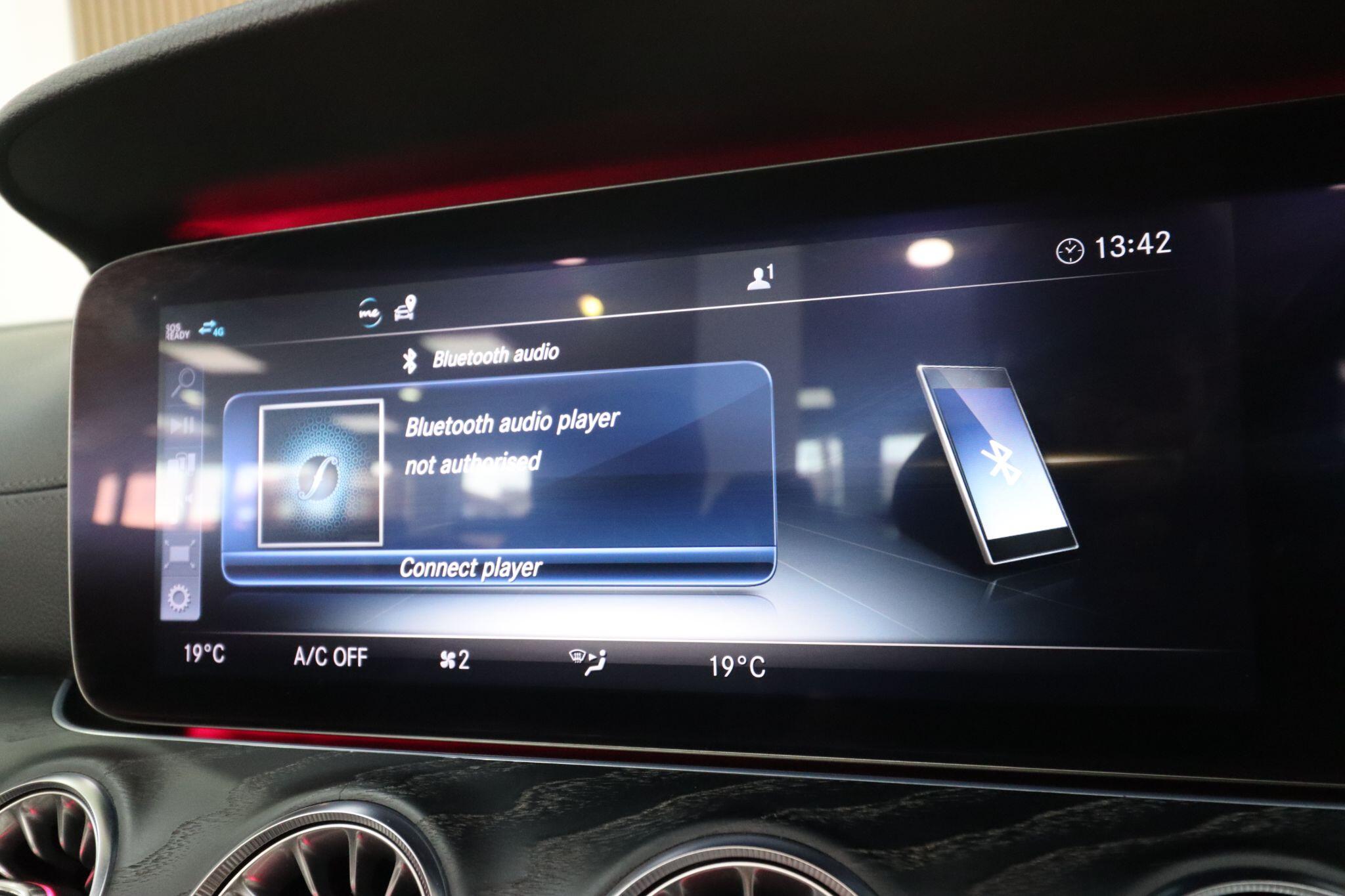Mercedes-Benz E Class view 33