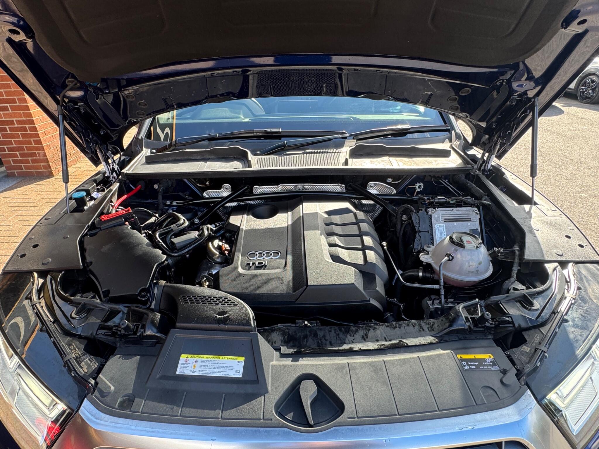 Audi Q5 view 42
