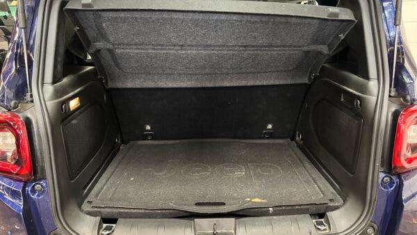 Jeep Renegade view 13