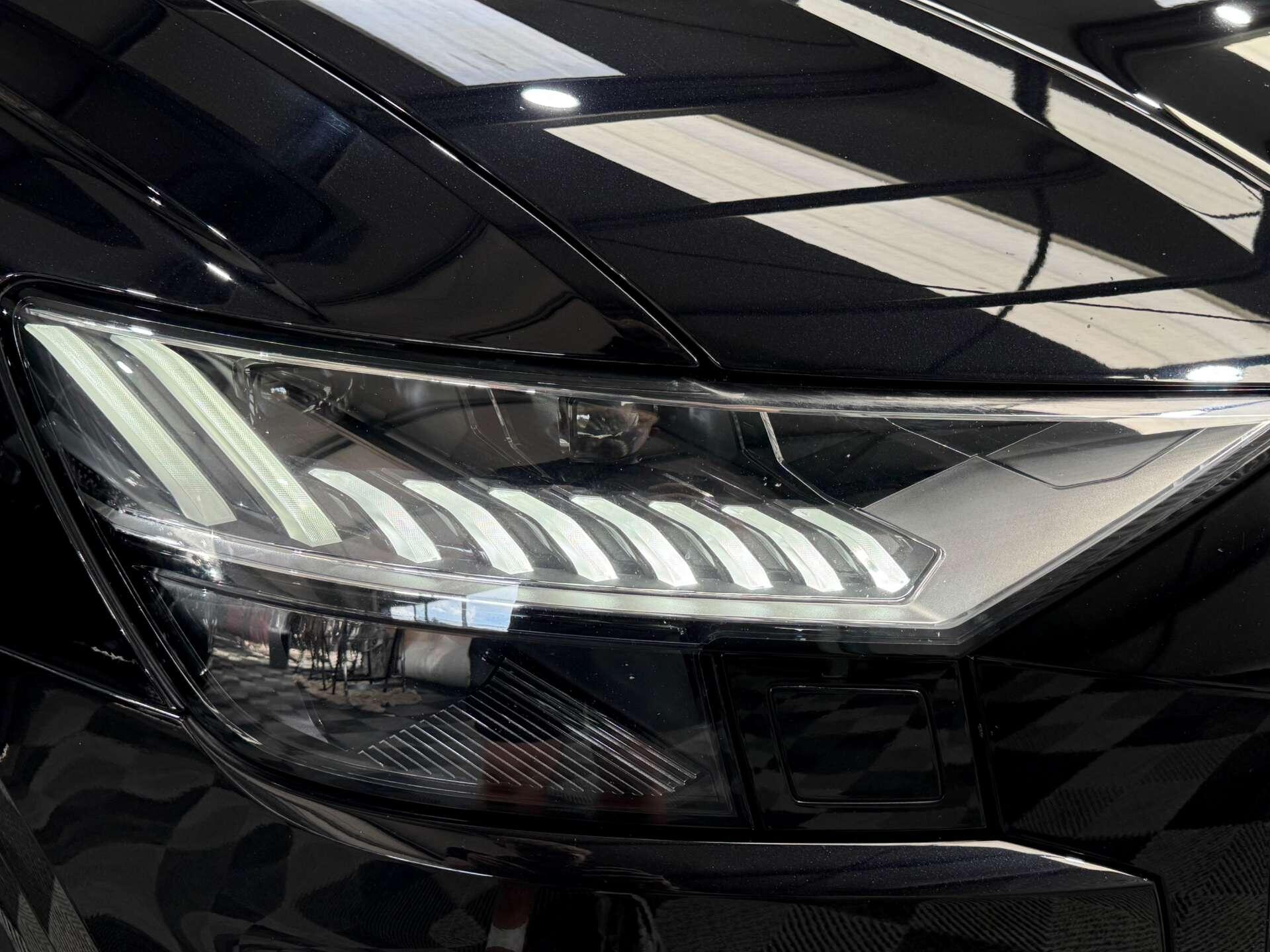 Audi SQ8 view 40