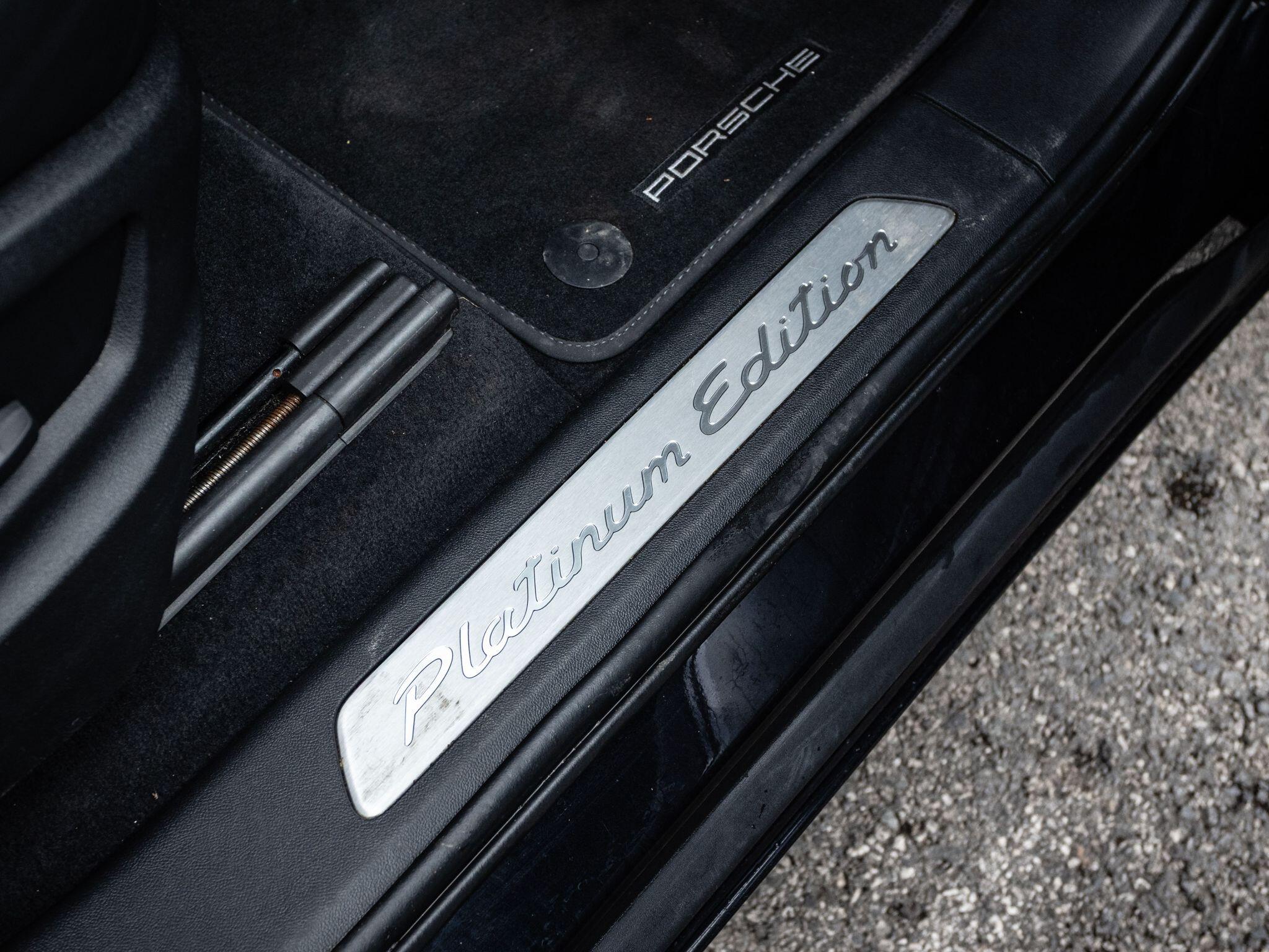 Porsche Cayenne view 37