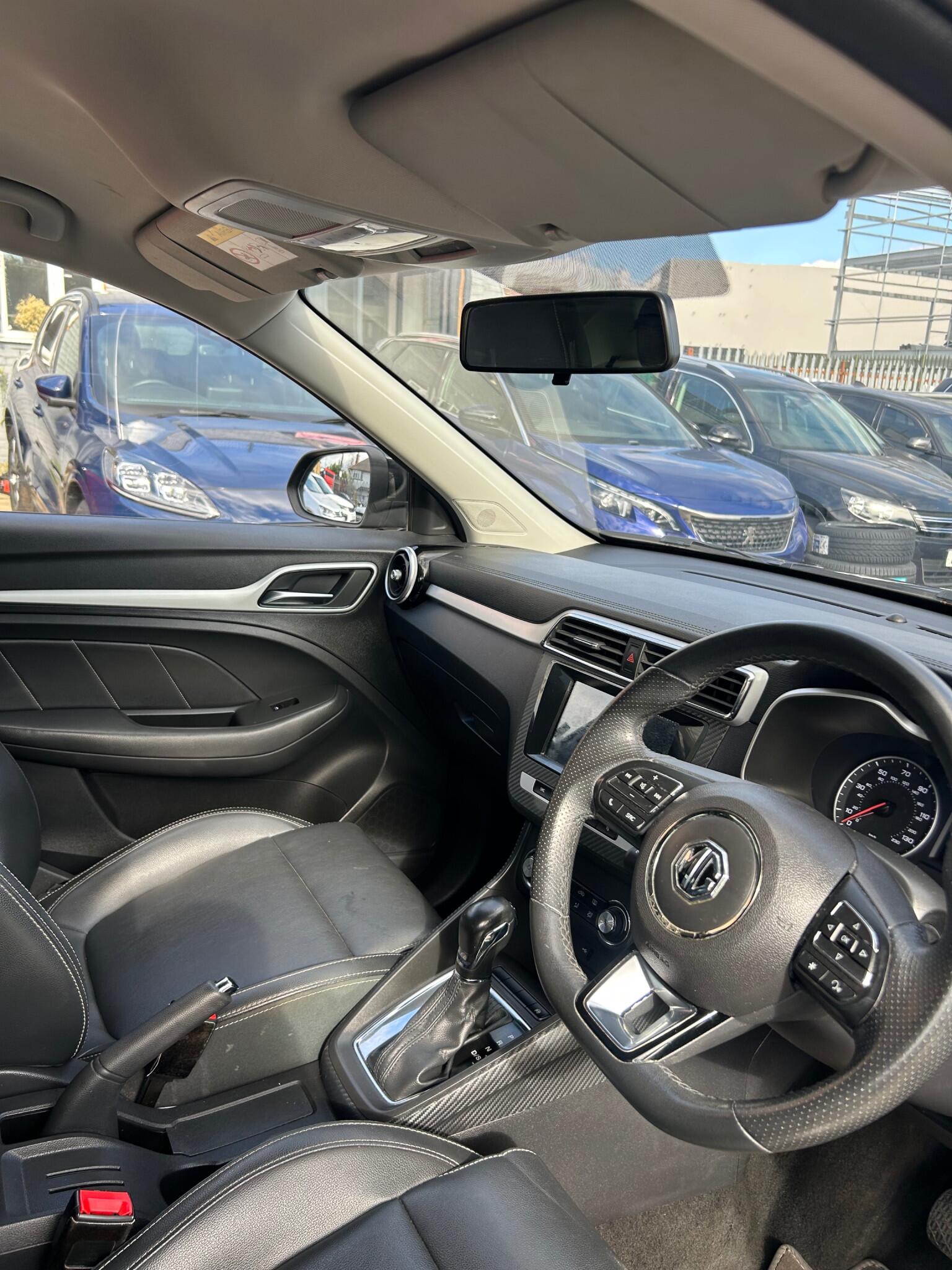MG ZS view 7