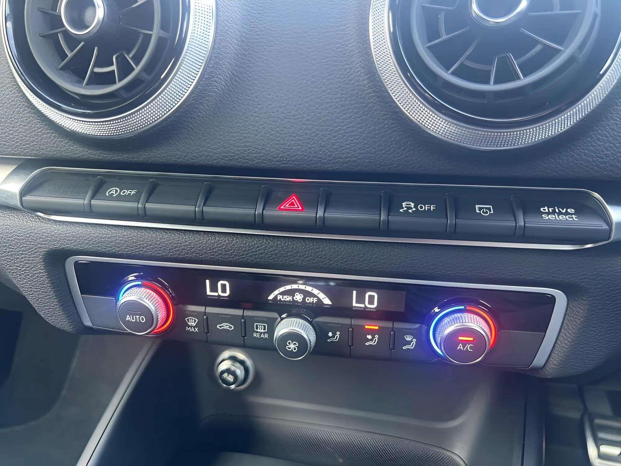 Audi A3 view 24