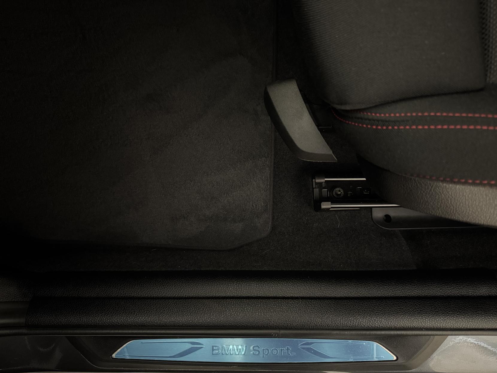 BMW 1 Series view 65
