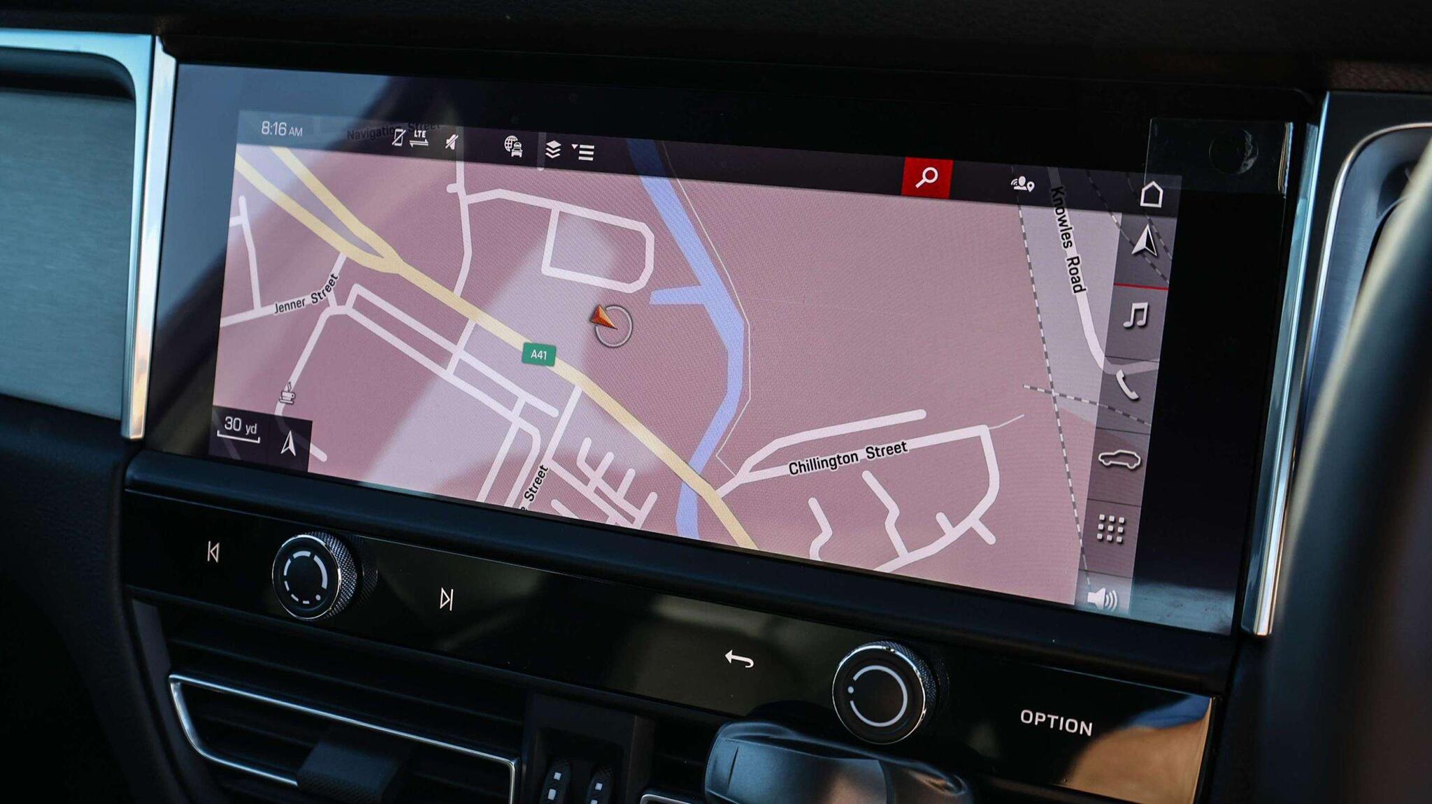 Porsche Macan view 24