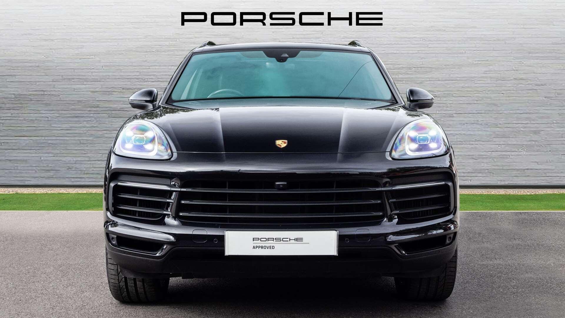 Porsche Cayenne view 9