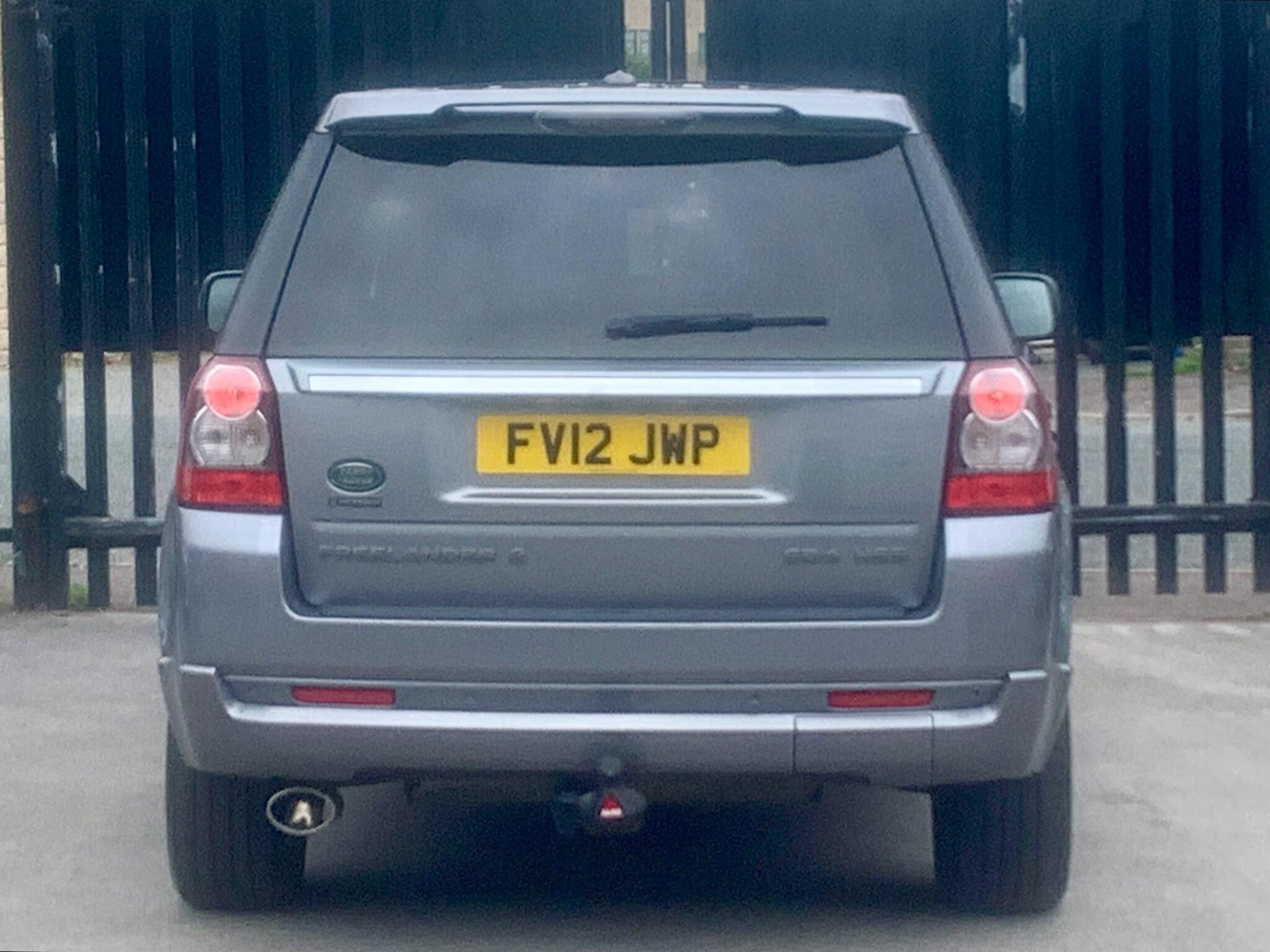 Land Rover Freelander 2 view 9
