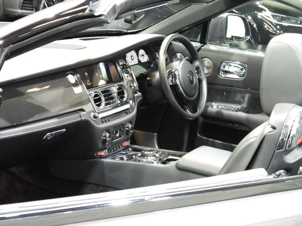 Rolls-Royce Dawn view 32