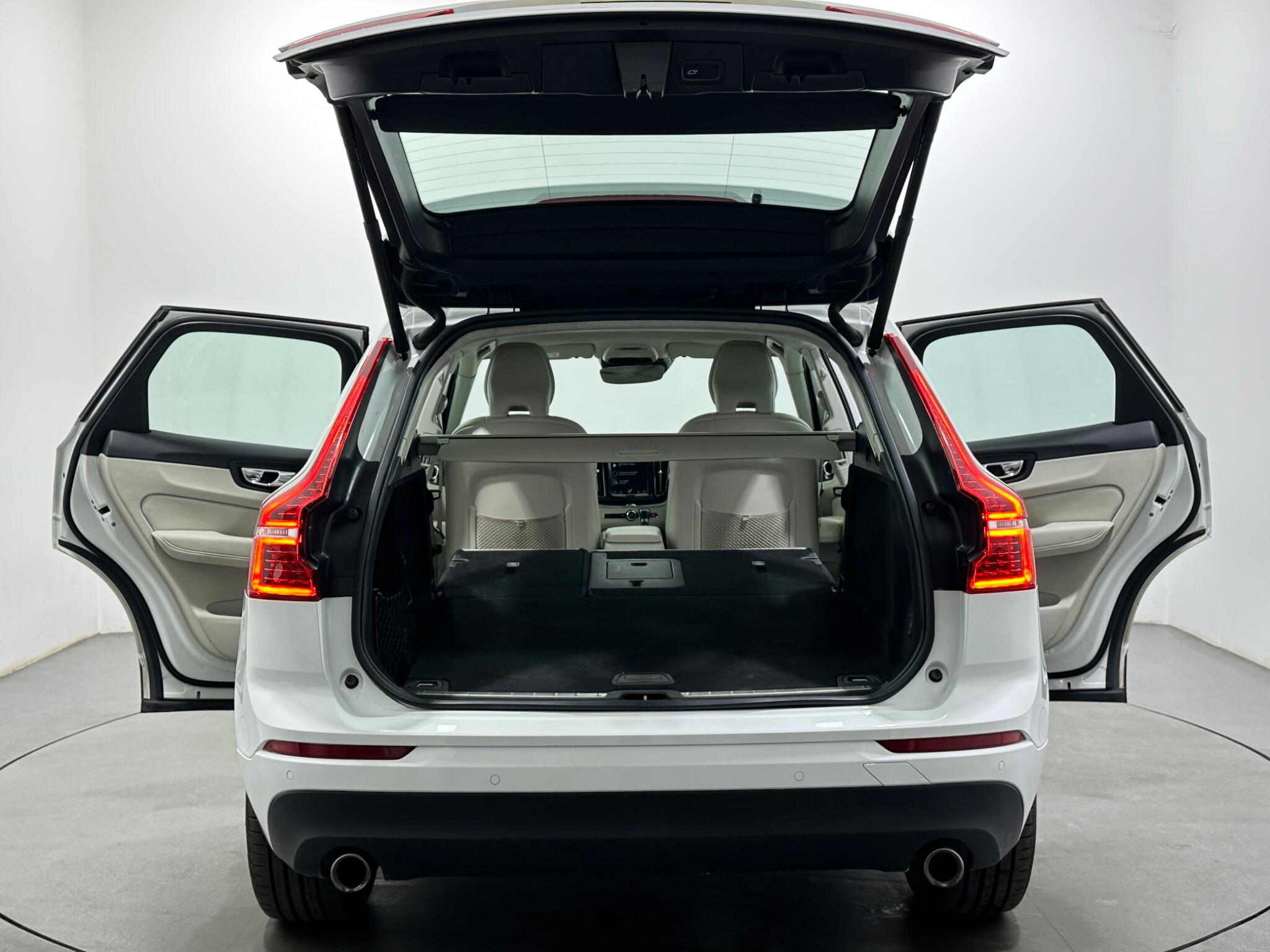 Volvo XC60 view 43