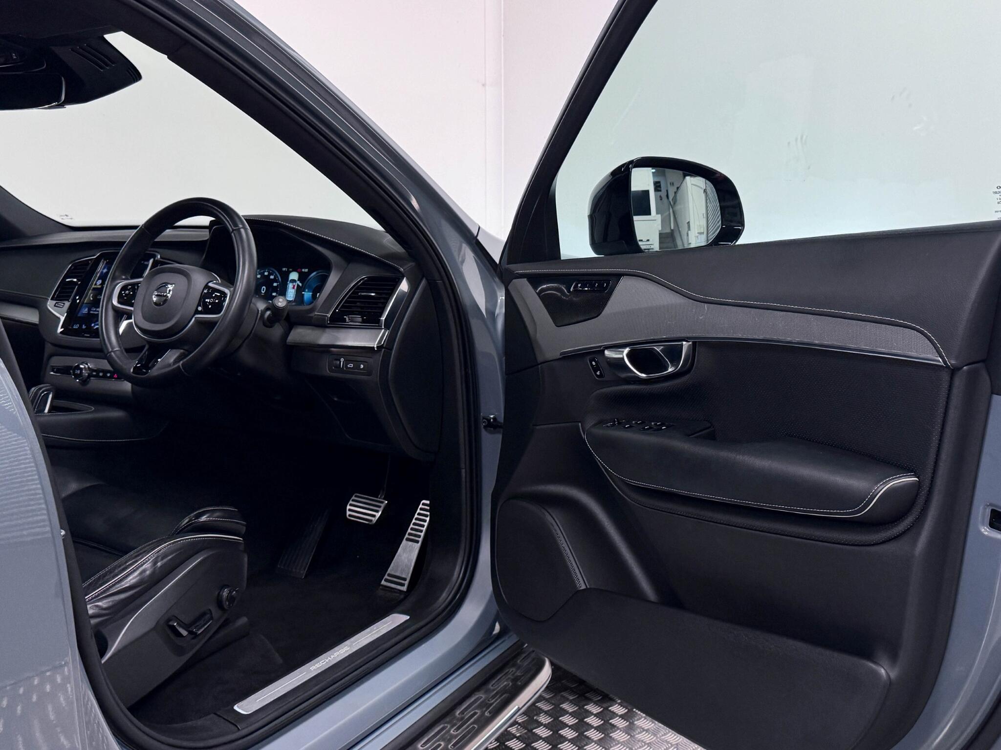 Volvo XC90 view 27
