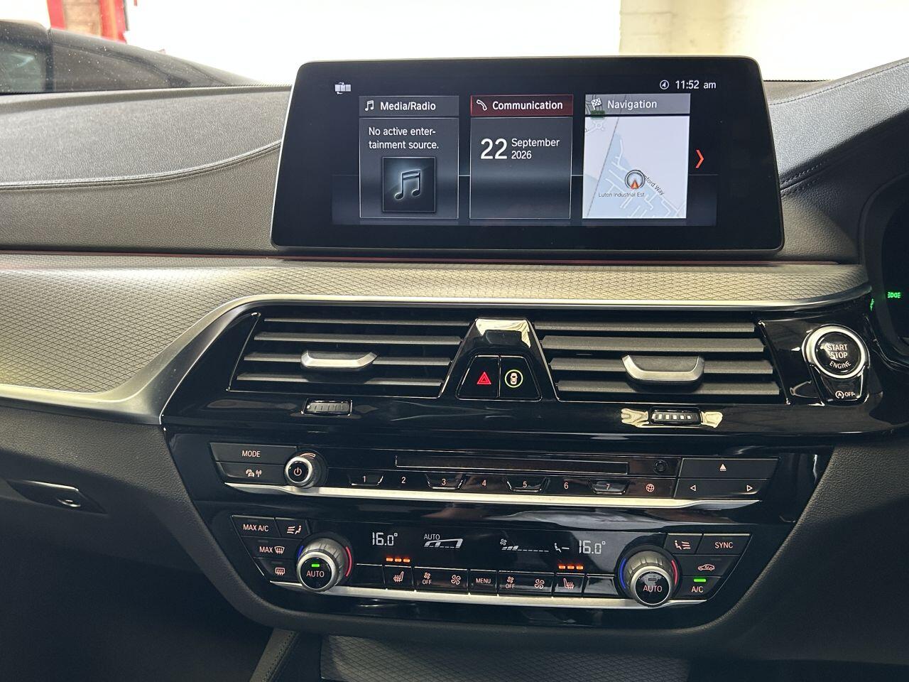 BMW 5 Series view 36