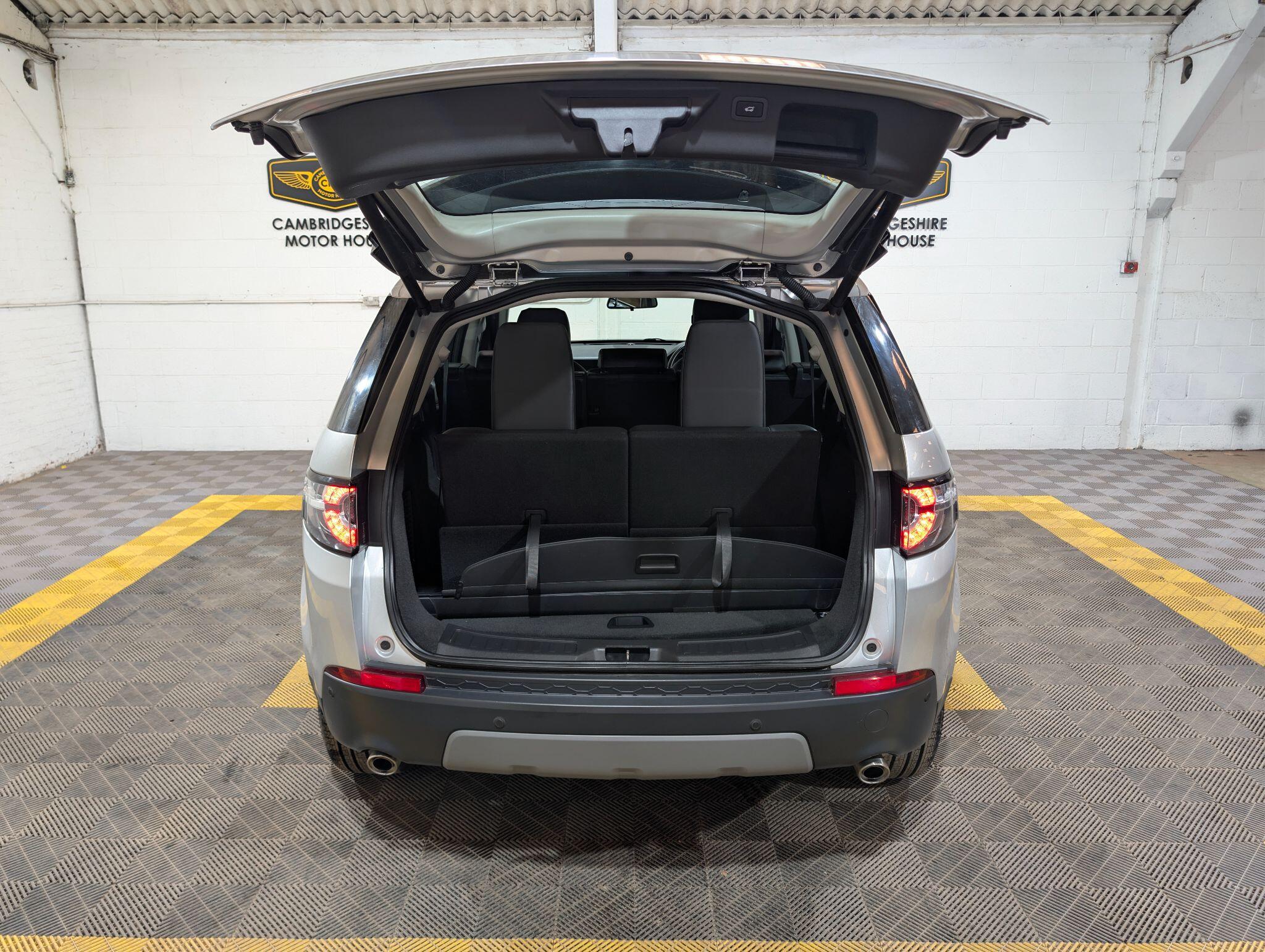 Land Rover Discovery Sport view 52
