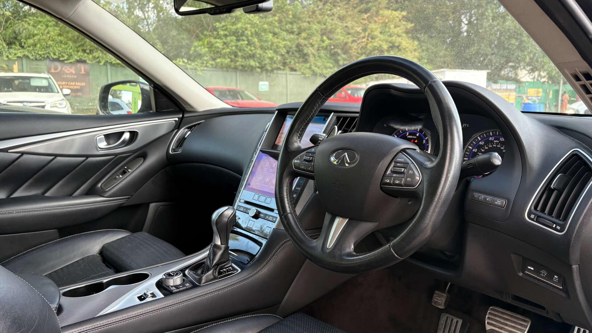 Infiniti Q50 view 7