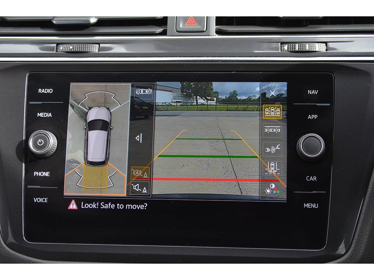 Volkswagen Tiguan Allspace view 17