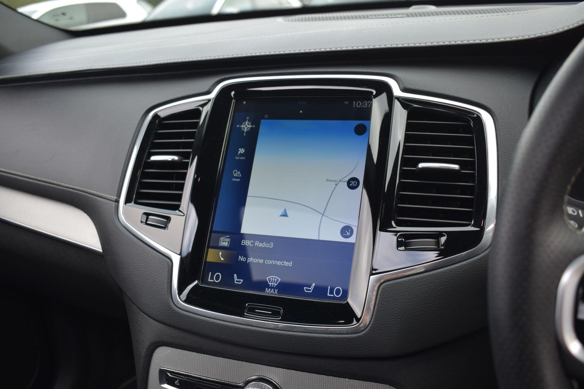 Volvo XC90 view 17