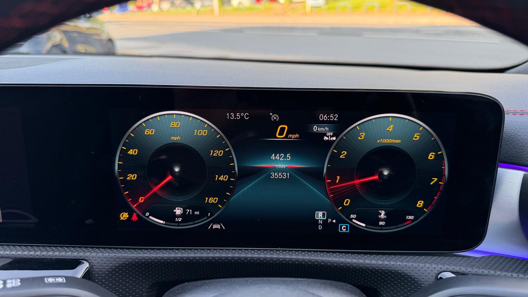 Mercedes-Benz Cla view 24