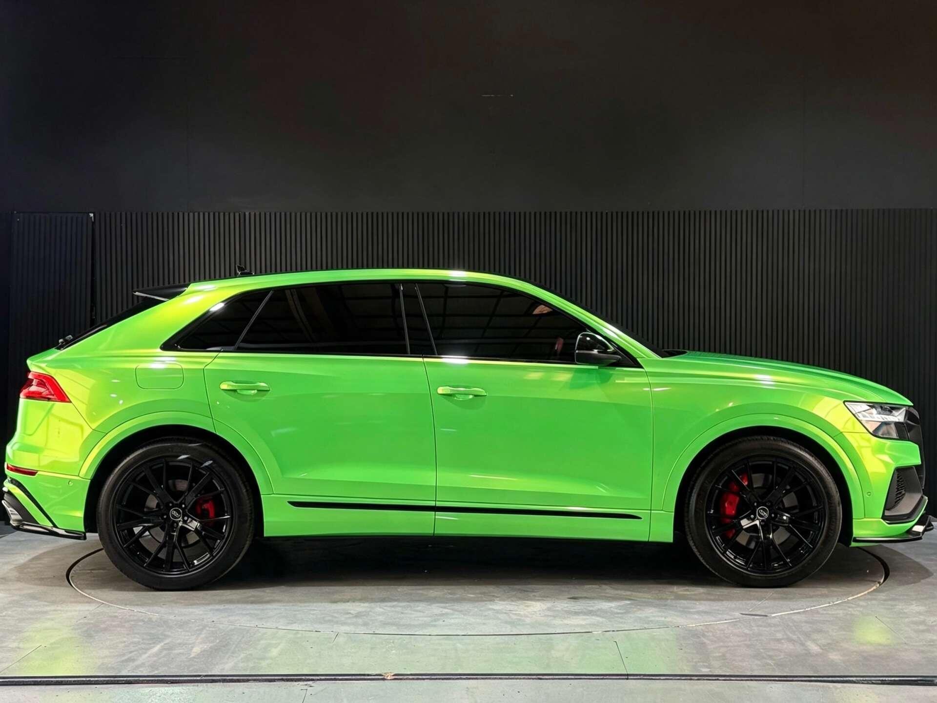 Audi SQ8 view 15