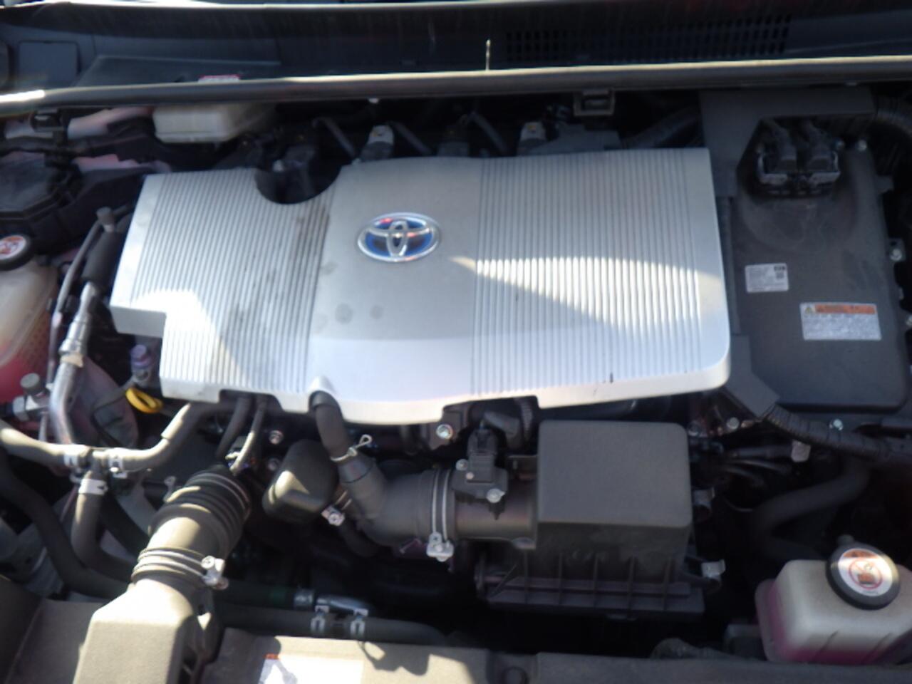 Toyota Prius view 7