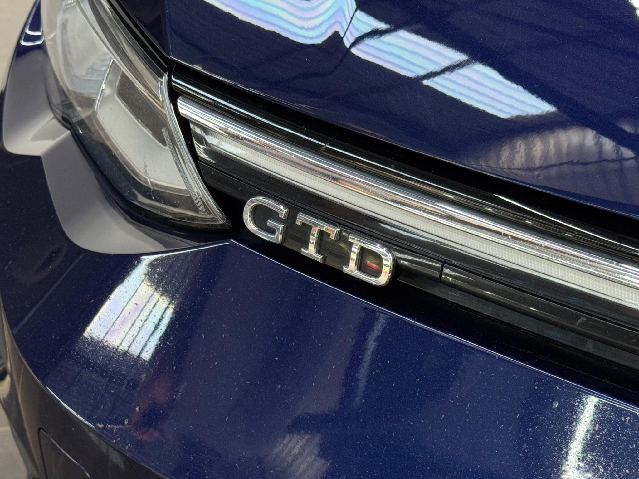 Volkswagen Golf view 11