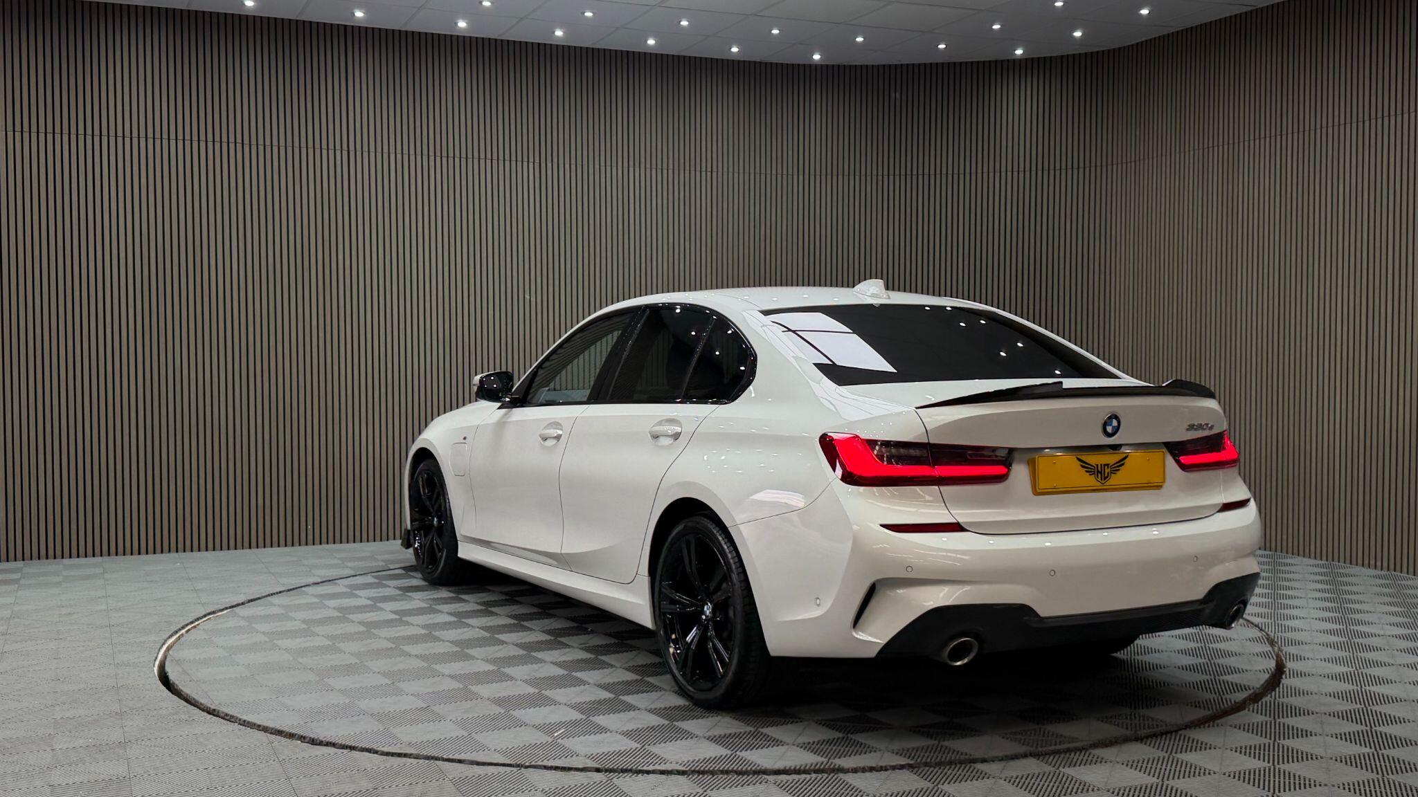 BMW 3 Series view 30