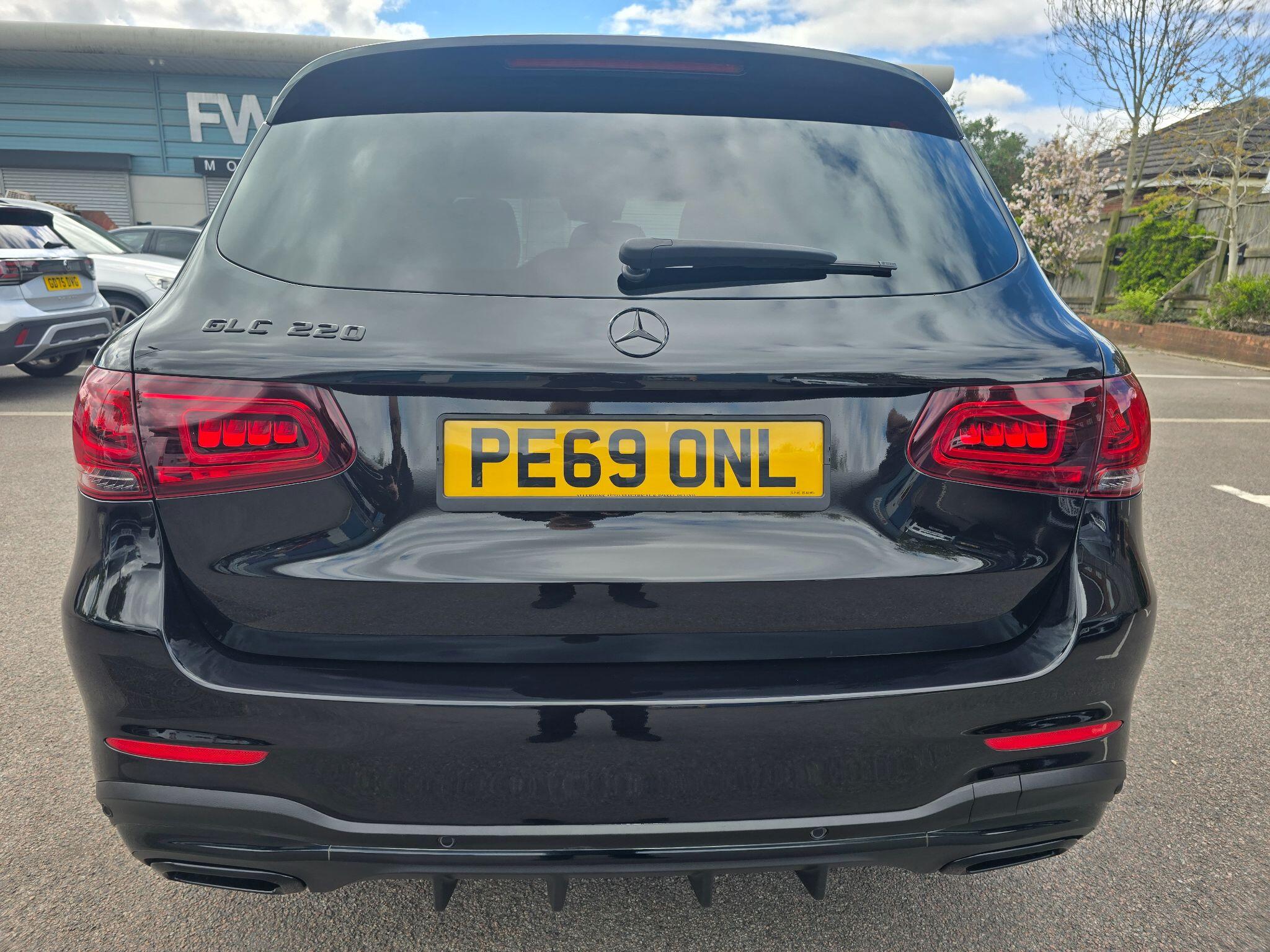 Mercedes-Benz GLC view 96
