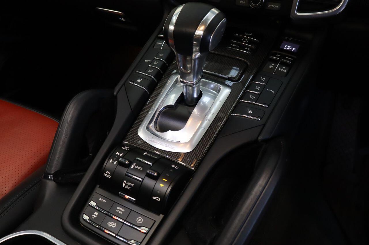 Porsche Cayenne view 3
