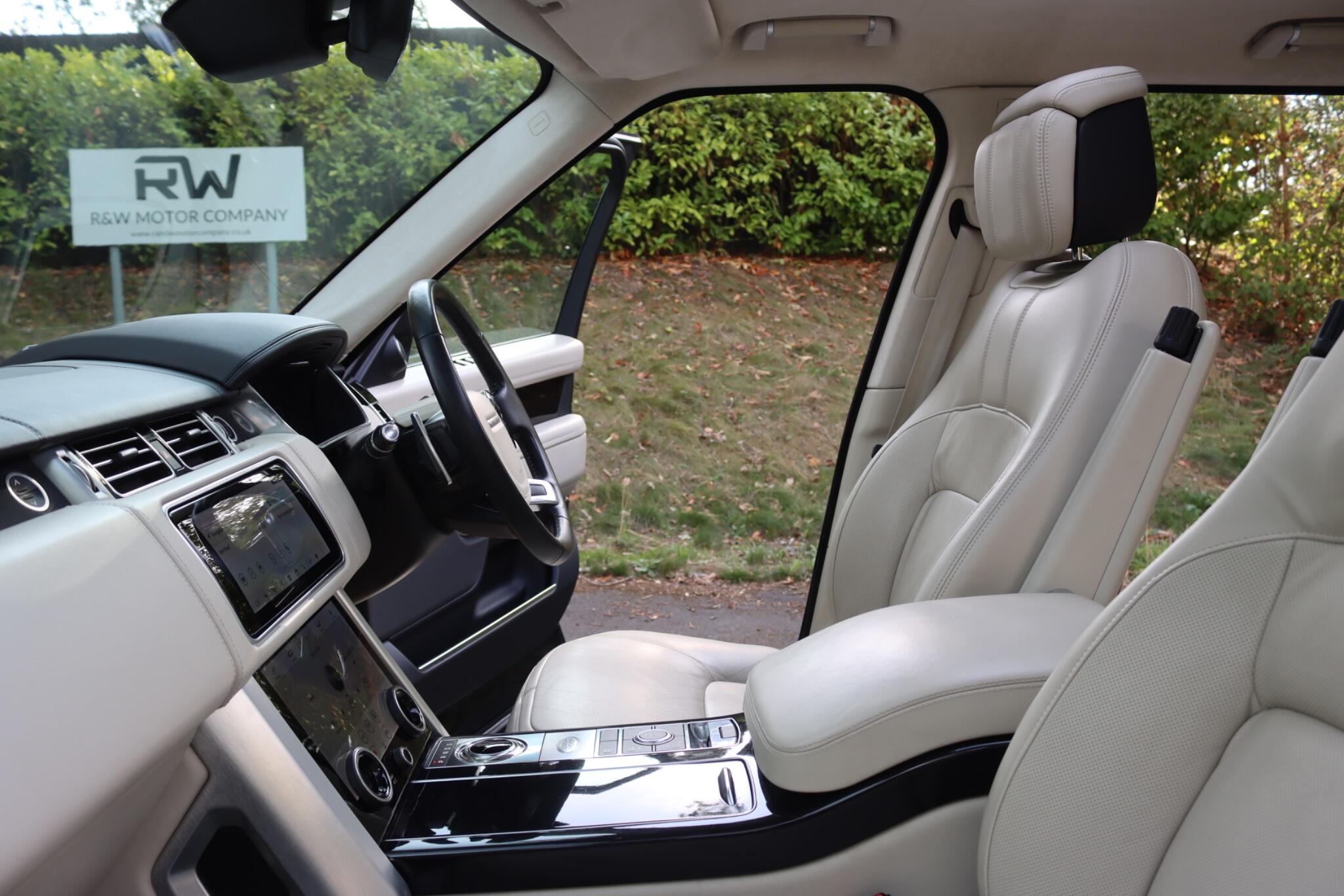 Land Rover Range Rover view 31