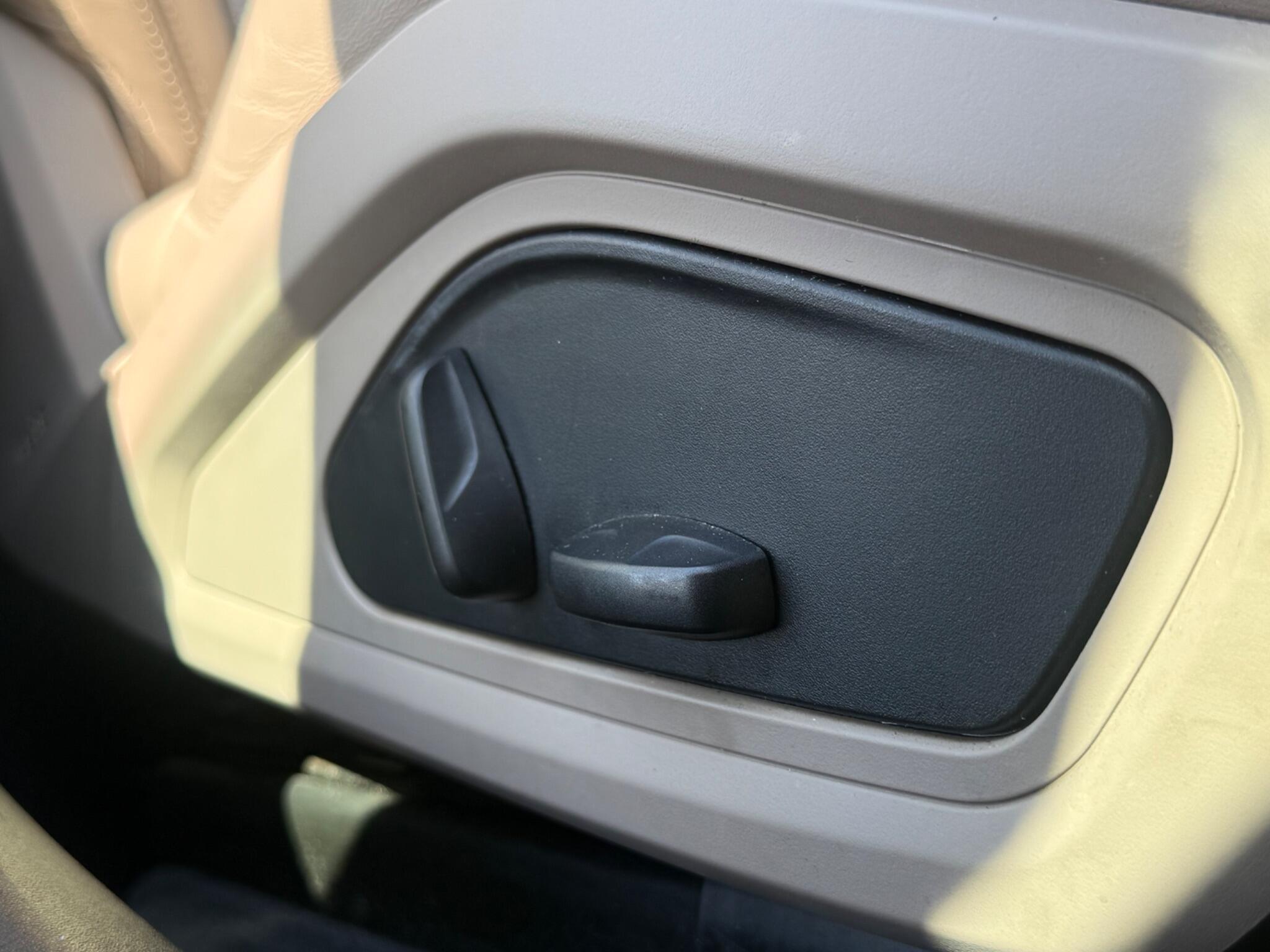 Porsche Taycan view 31