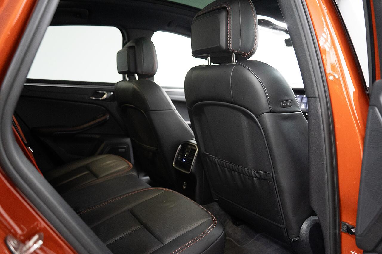 Porsche Macan view 23