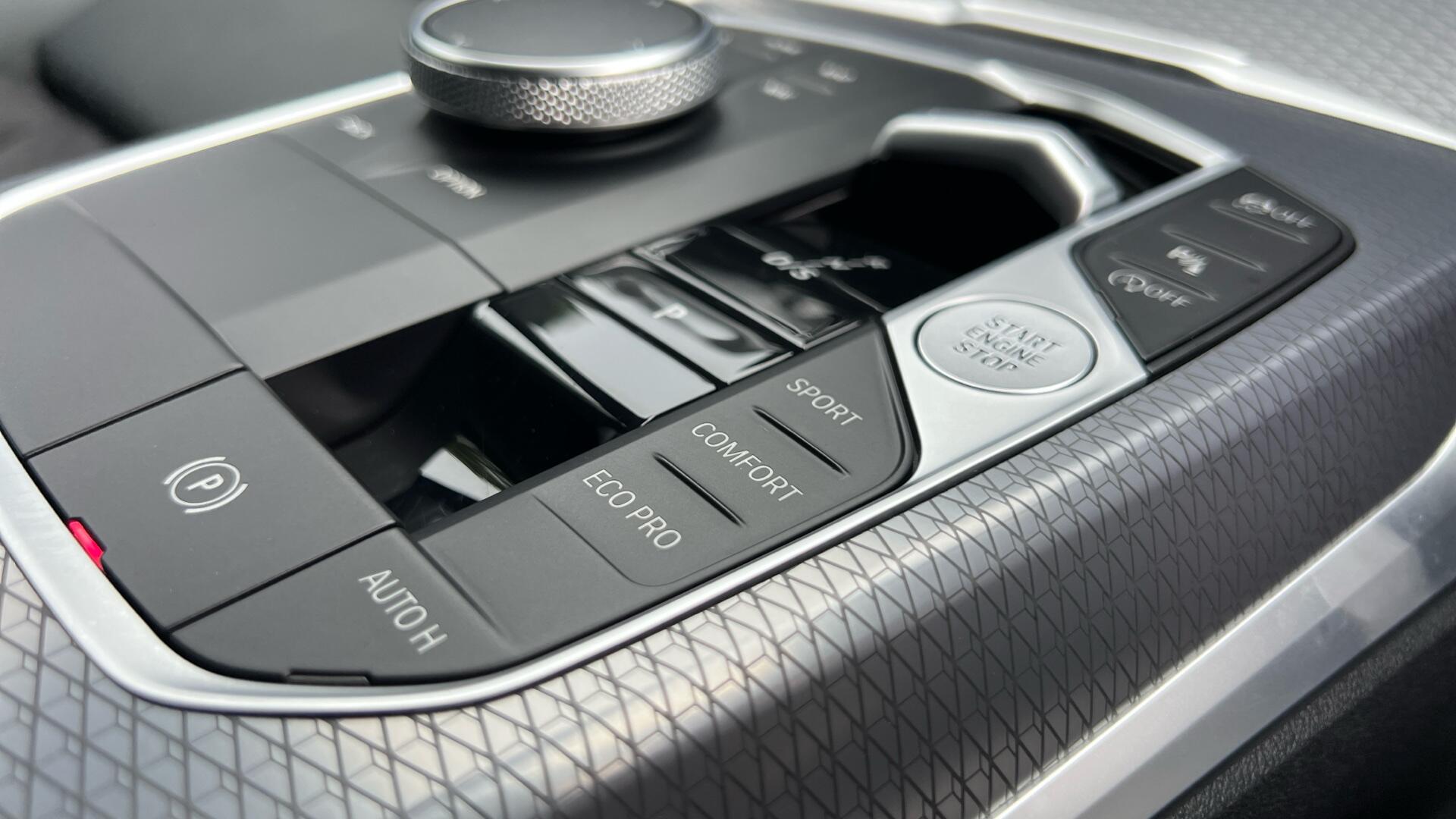 BMW 3 Series view 19