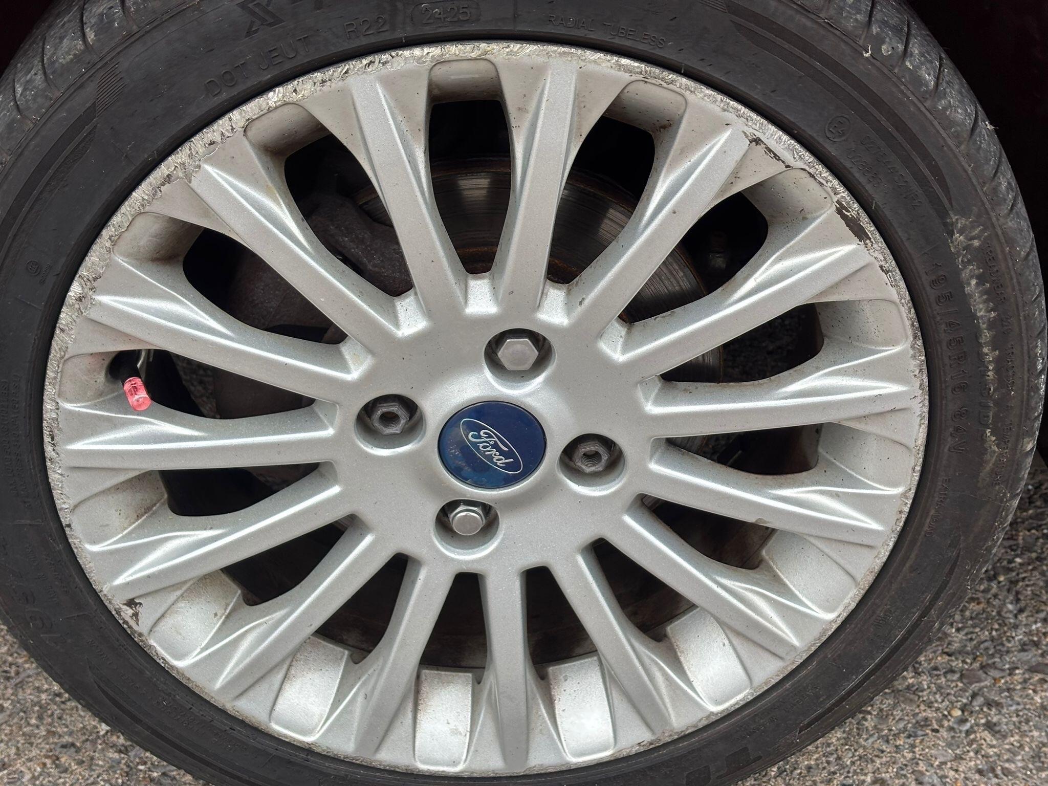 Ford Fiesta view 36