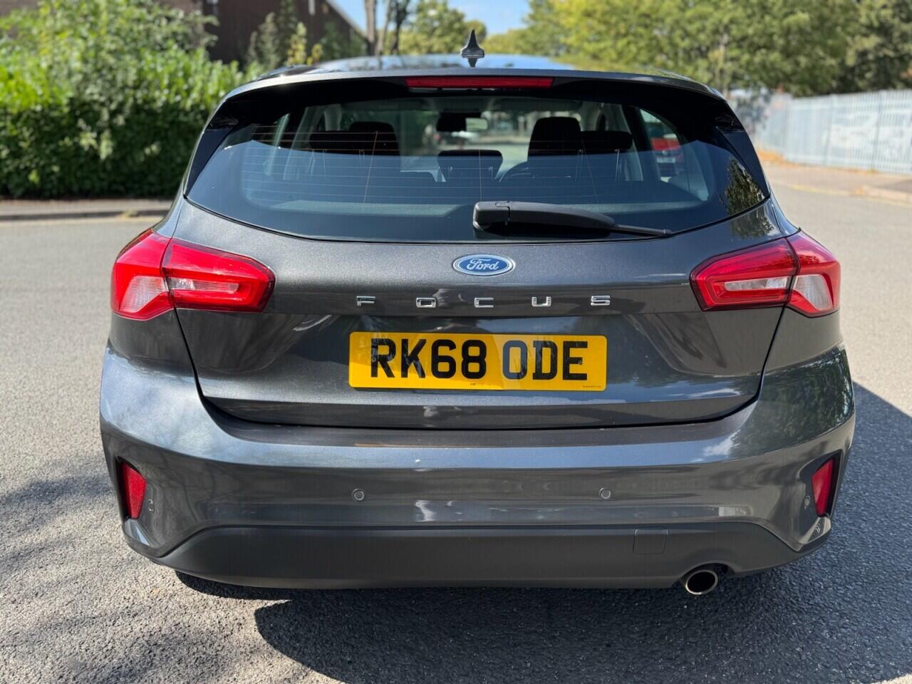 Ford Focus view 4