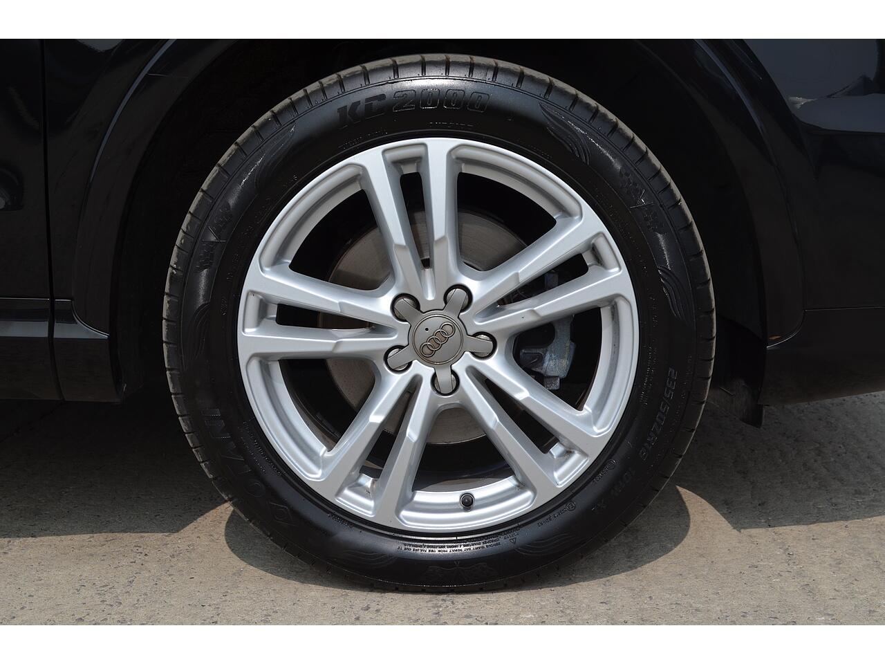 Audi Q3 view 41