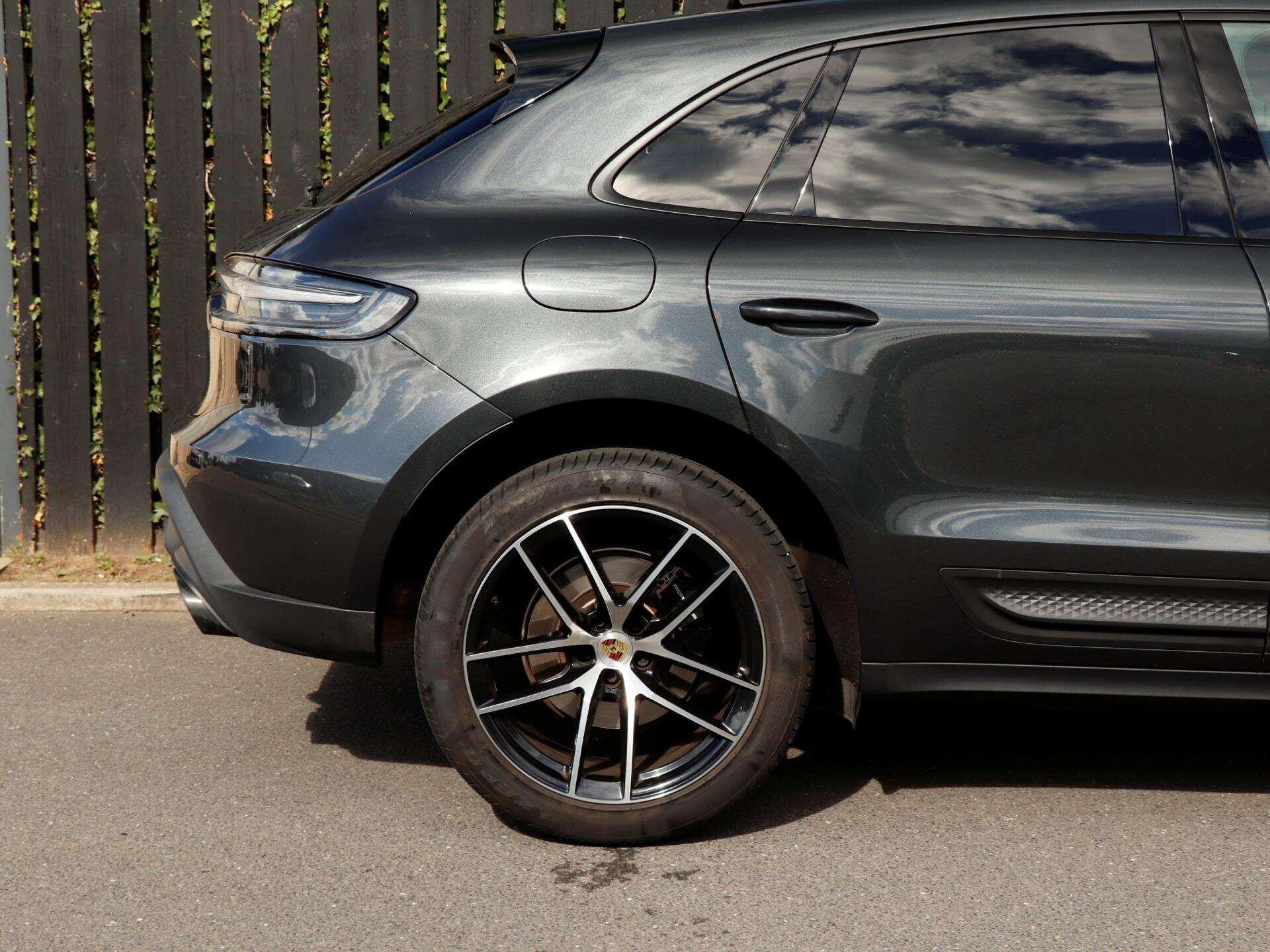 Porsche Macan view 30