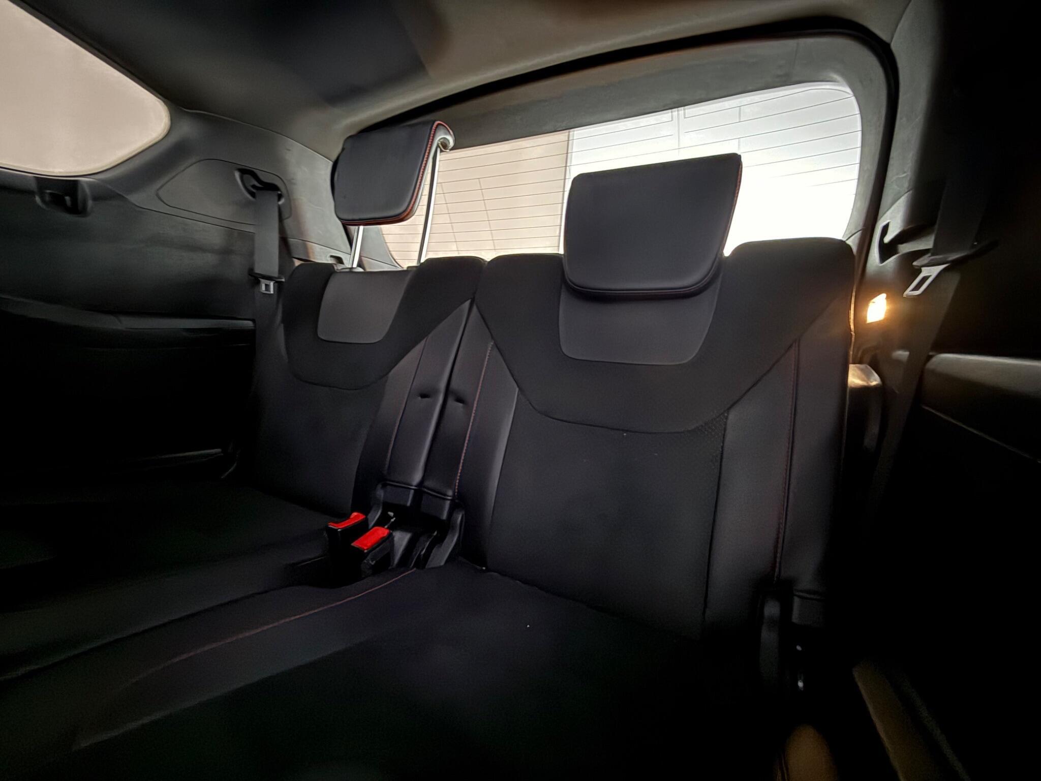 Ford S-Max view 29