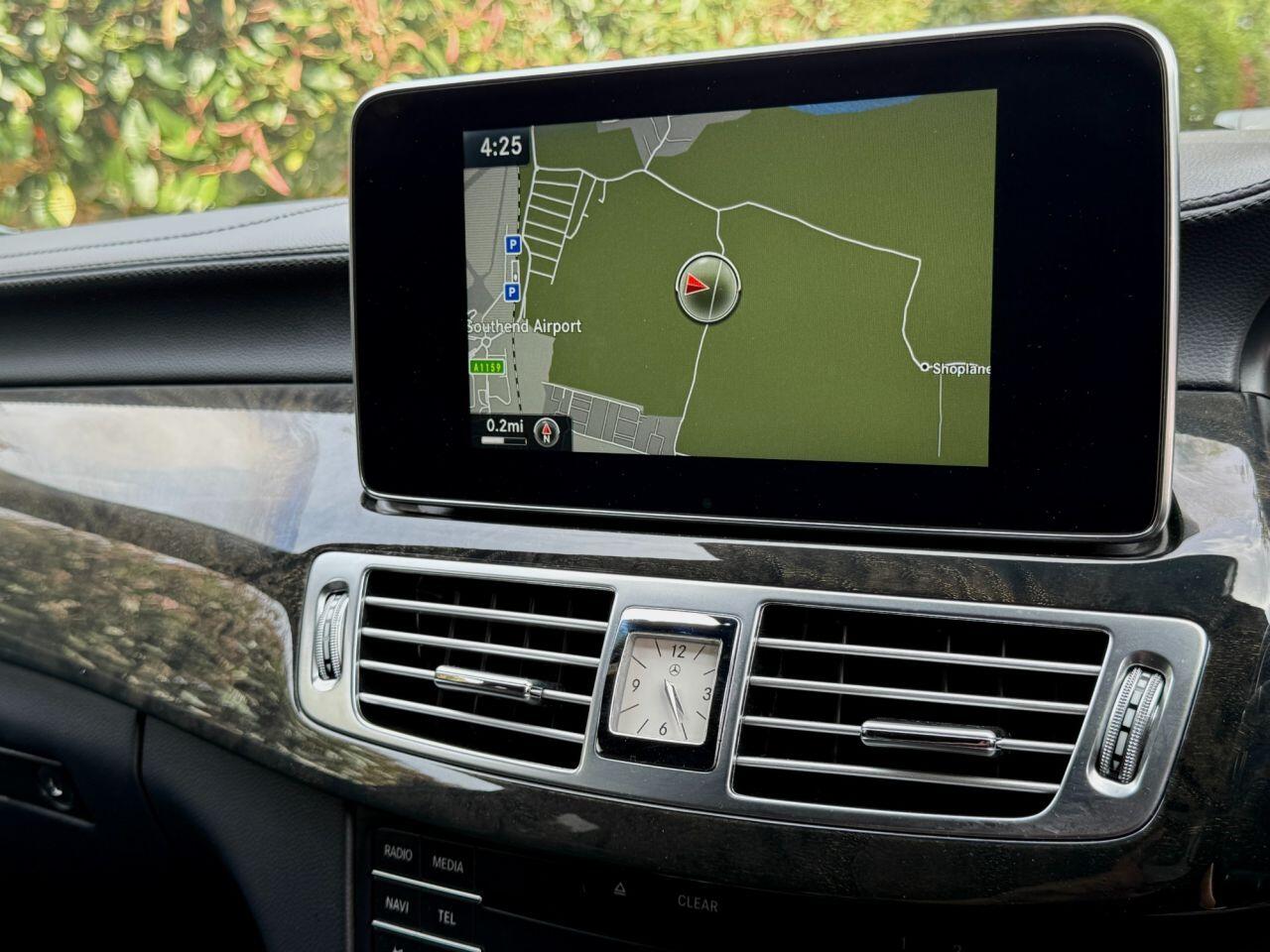 Mercedes-Benz CLS view 13