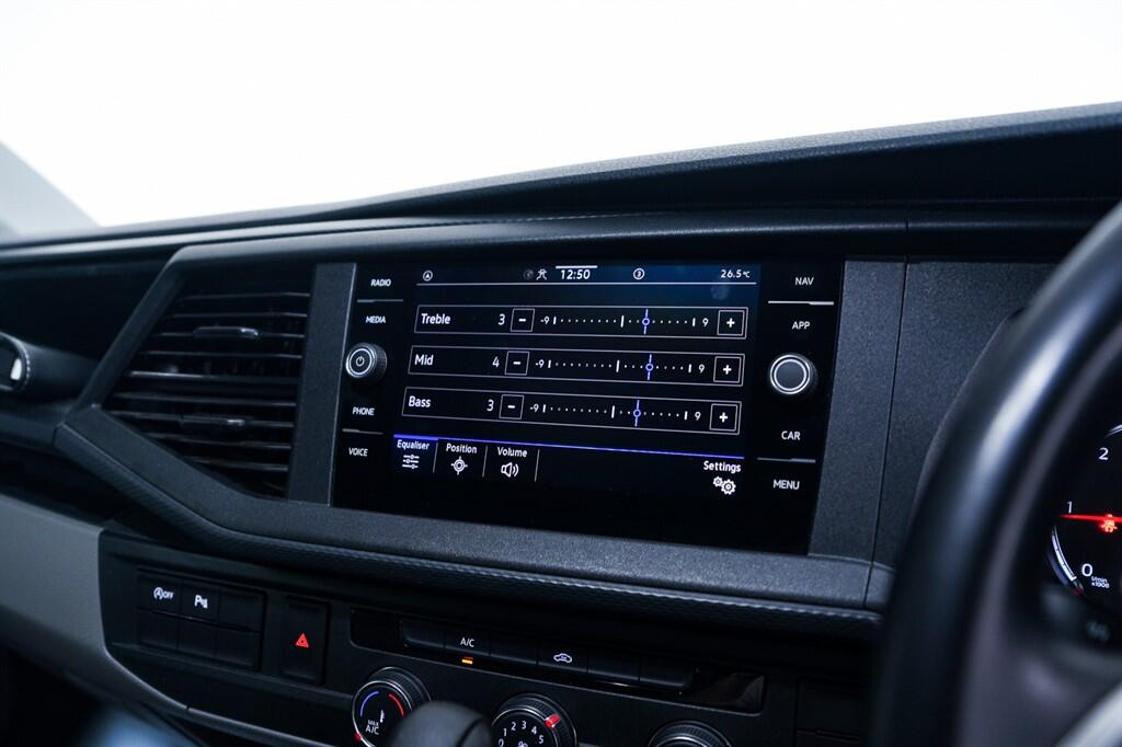 Volkswagen Transporter view 19