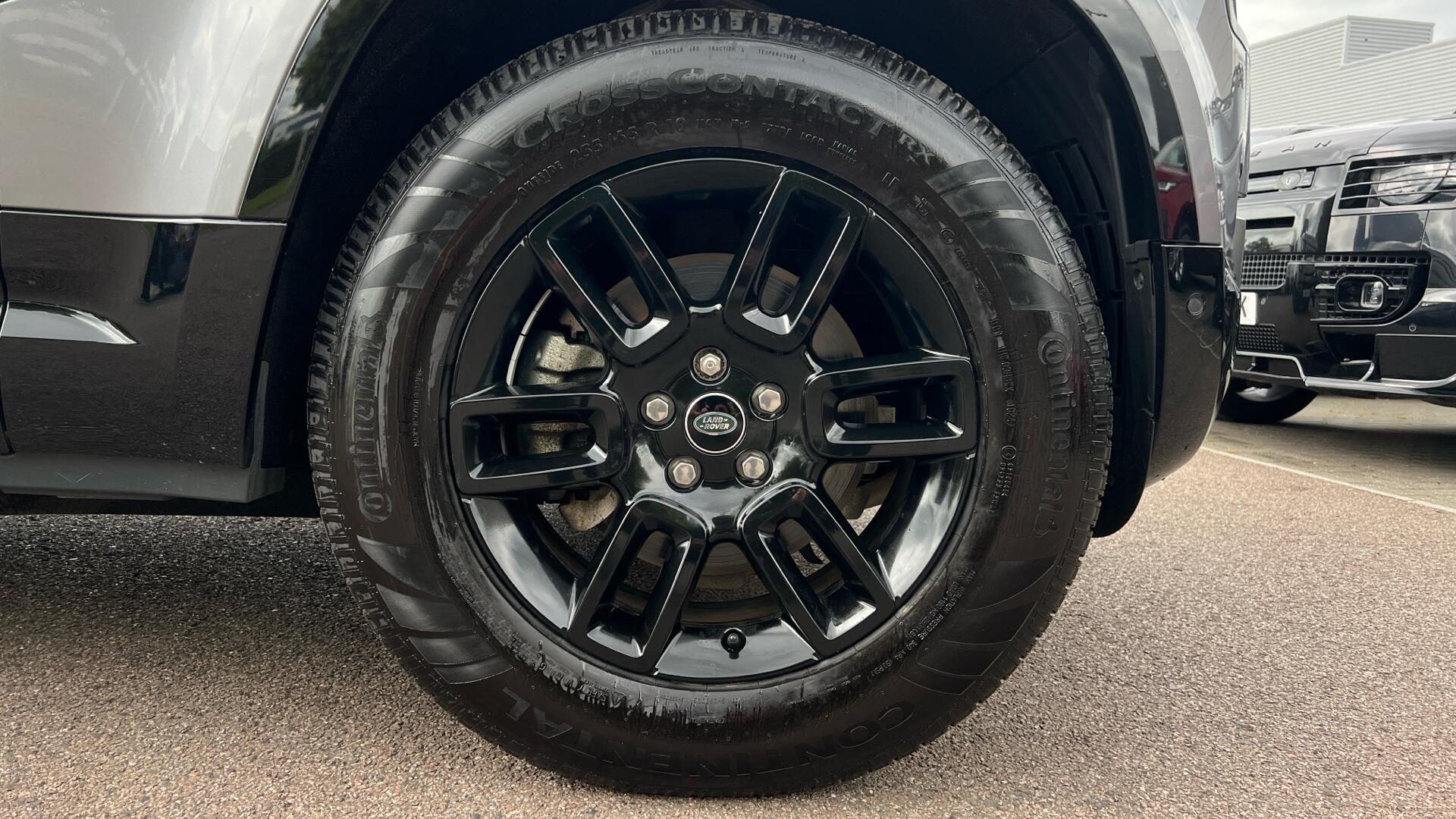 Land Rover Defender view 9