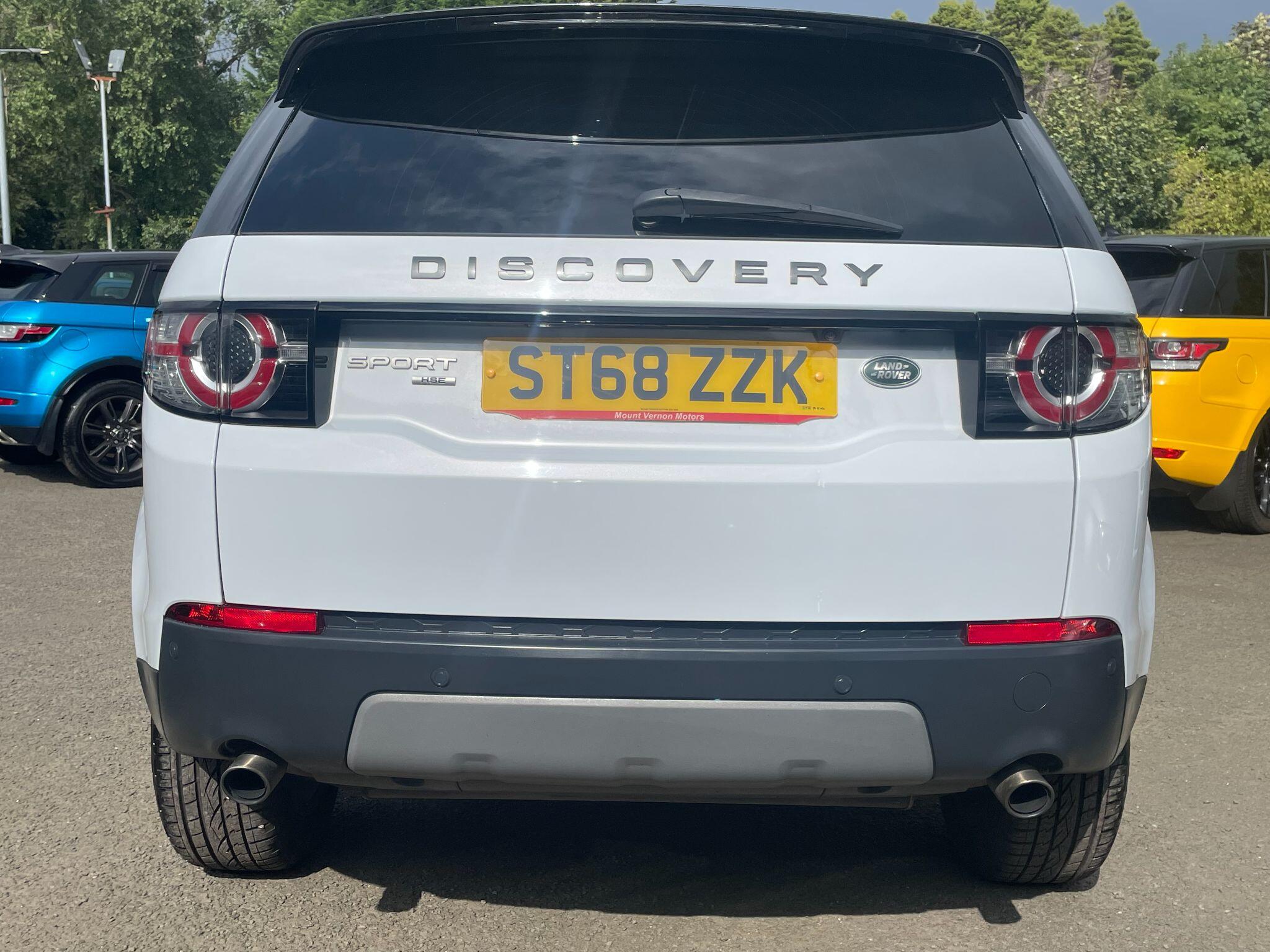 Land Rover Discovery Sport view 12
