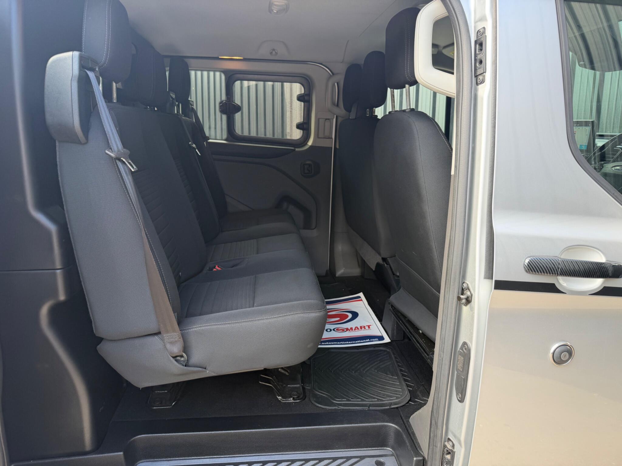 Ford Transit Custom view 32
