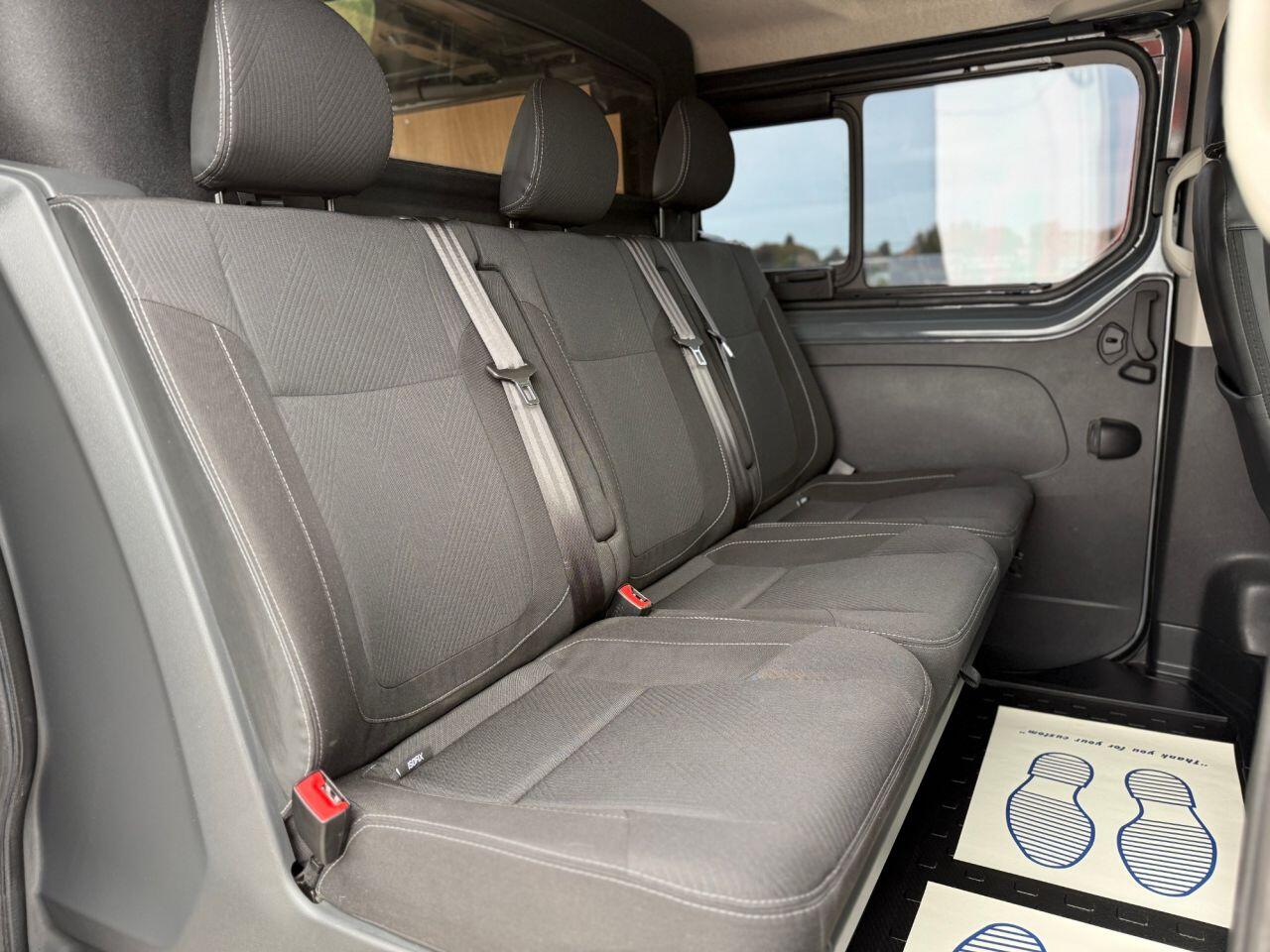 Renault Trafic view 15