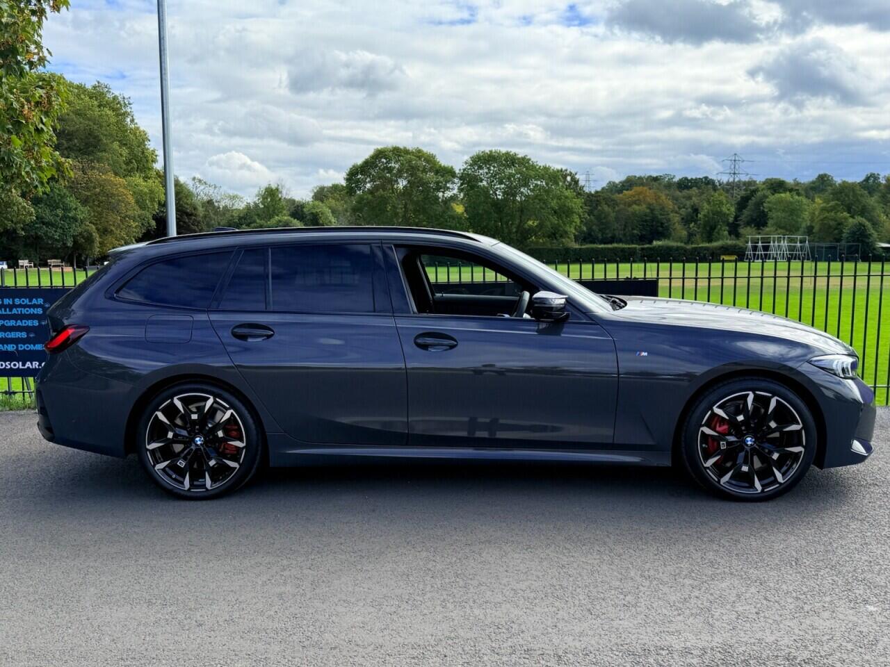 BMW 3 Series view 4