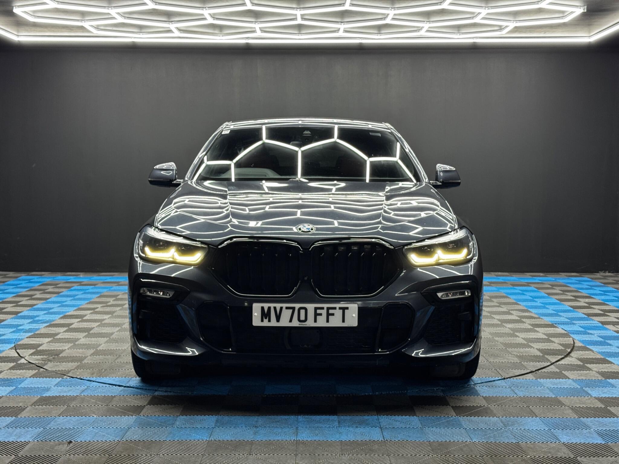 BMW X6 view 2