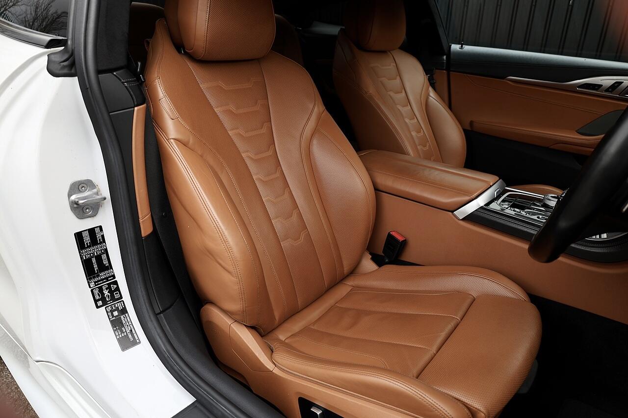BMW 8 Series view 8